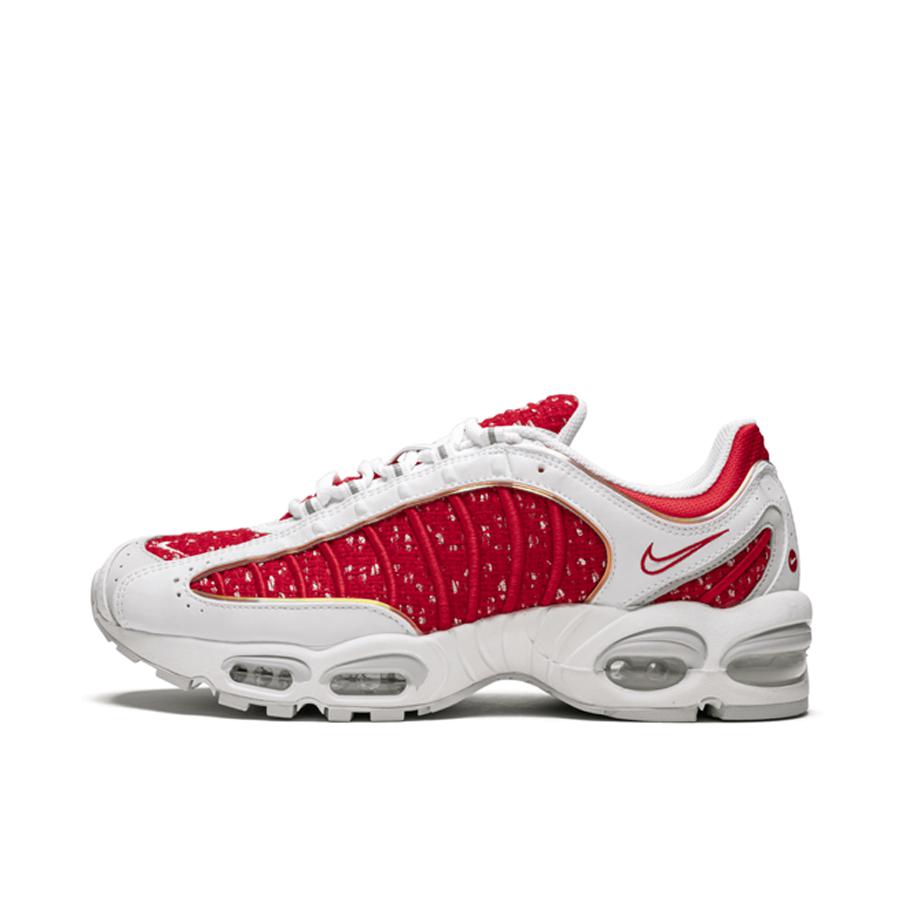推荐商品：Nike Air Max Tailwind 4 跑鞋 防滑耐磨轻便透气舒适减震复古潮流织物支撑合成革回弹拼接 White Supreme联名/白红