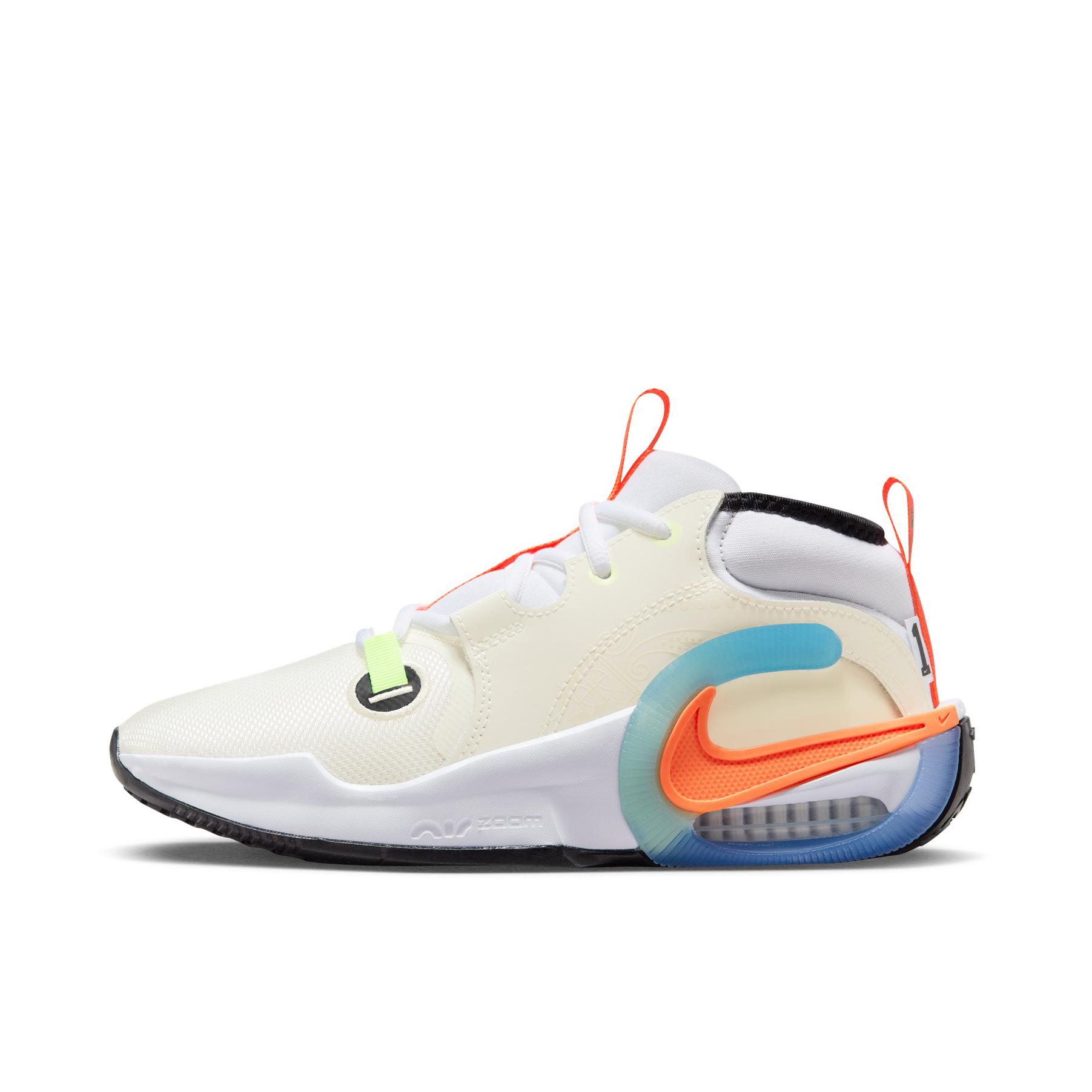 推荐商品：Nike Air Zoom Crossover 2 网面透气 防水轻便 舒适缓震 防滑耐磨 织物 合成革 篮球鞋 大童/白色/蓝色/橙色