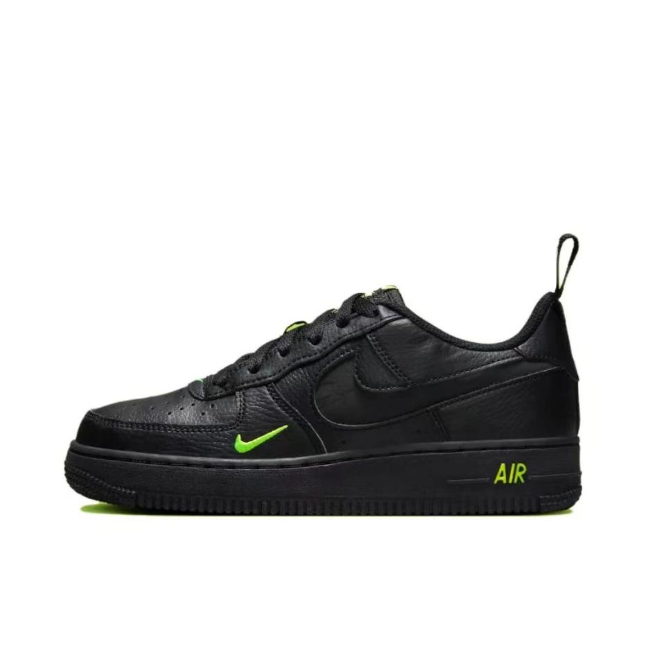 推荐商品：Nike Air Force 1 空军一号 板鞋 轻便舒适百搭耐磨防滑复古 女款/黑色/绿色