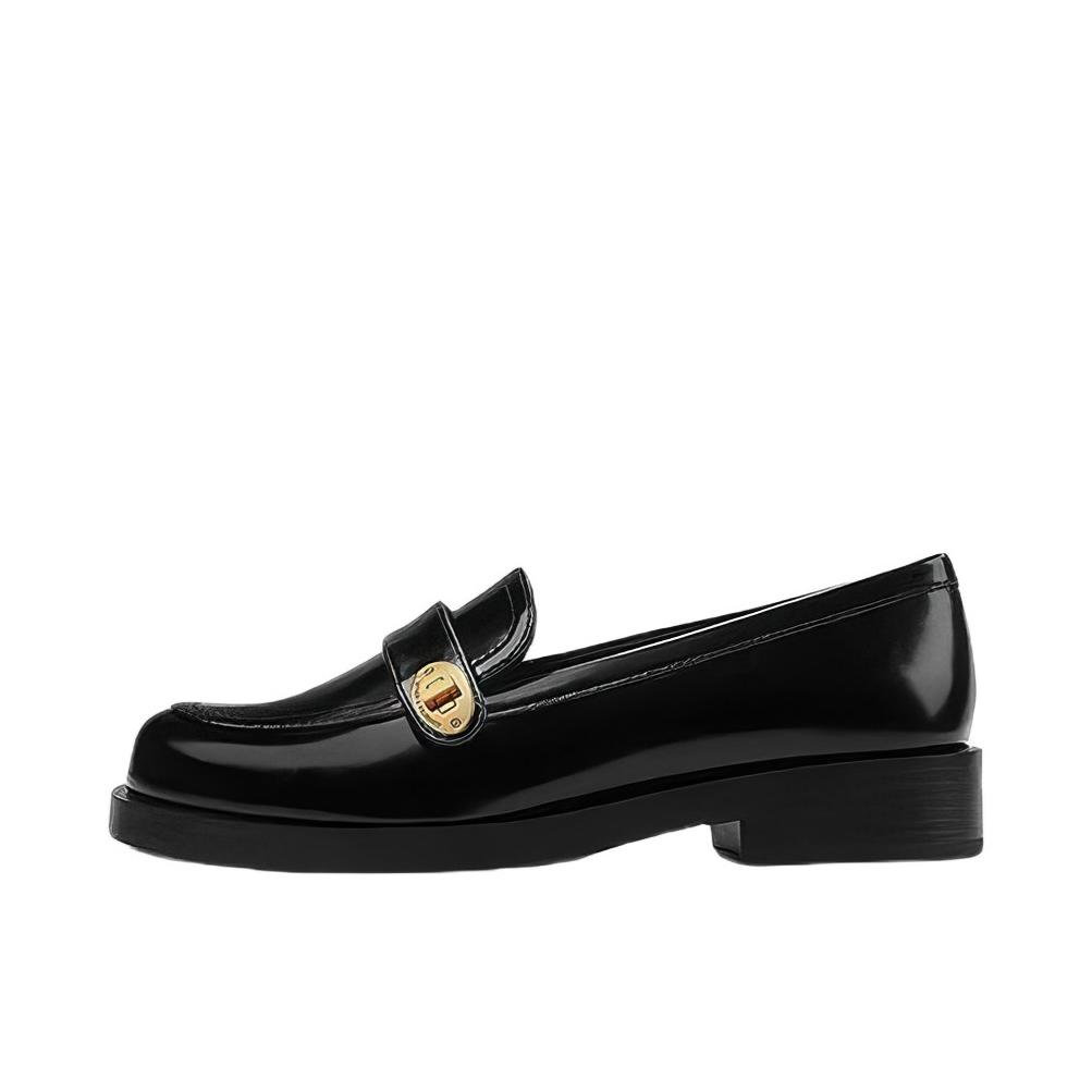 推荐商品：CHARLES&KEITH 复古 金属扣 粗跟 单鞋 CK1-70920143 黑色