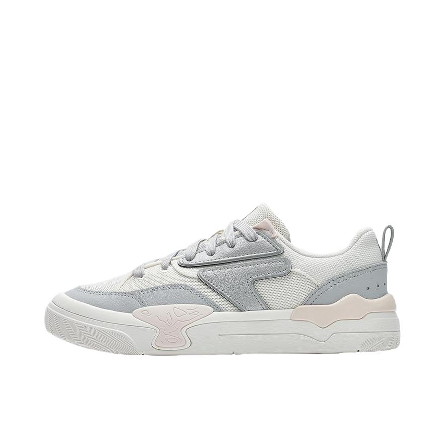 推荐商品：FILA/斐乐 MANUAL 板鞋 织物合成革复古百搭防滑耐磨增高低帮轻便 女款/奶白色/雨雾灰