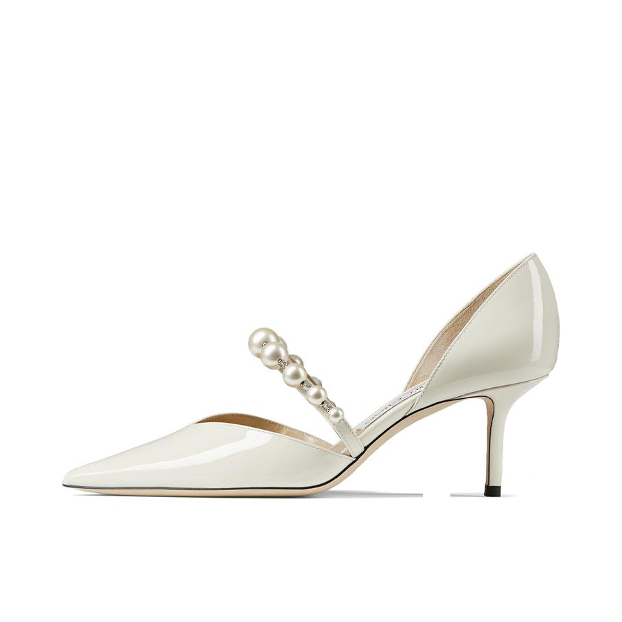 推荐商品：Jimmy Choo Aurelie 65 时尚优雅 休闲百搭 珍珠饰带 复古简约 浅口尖头 细跟白鹿珍选 高跟鞋 奶白色