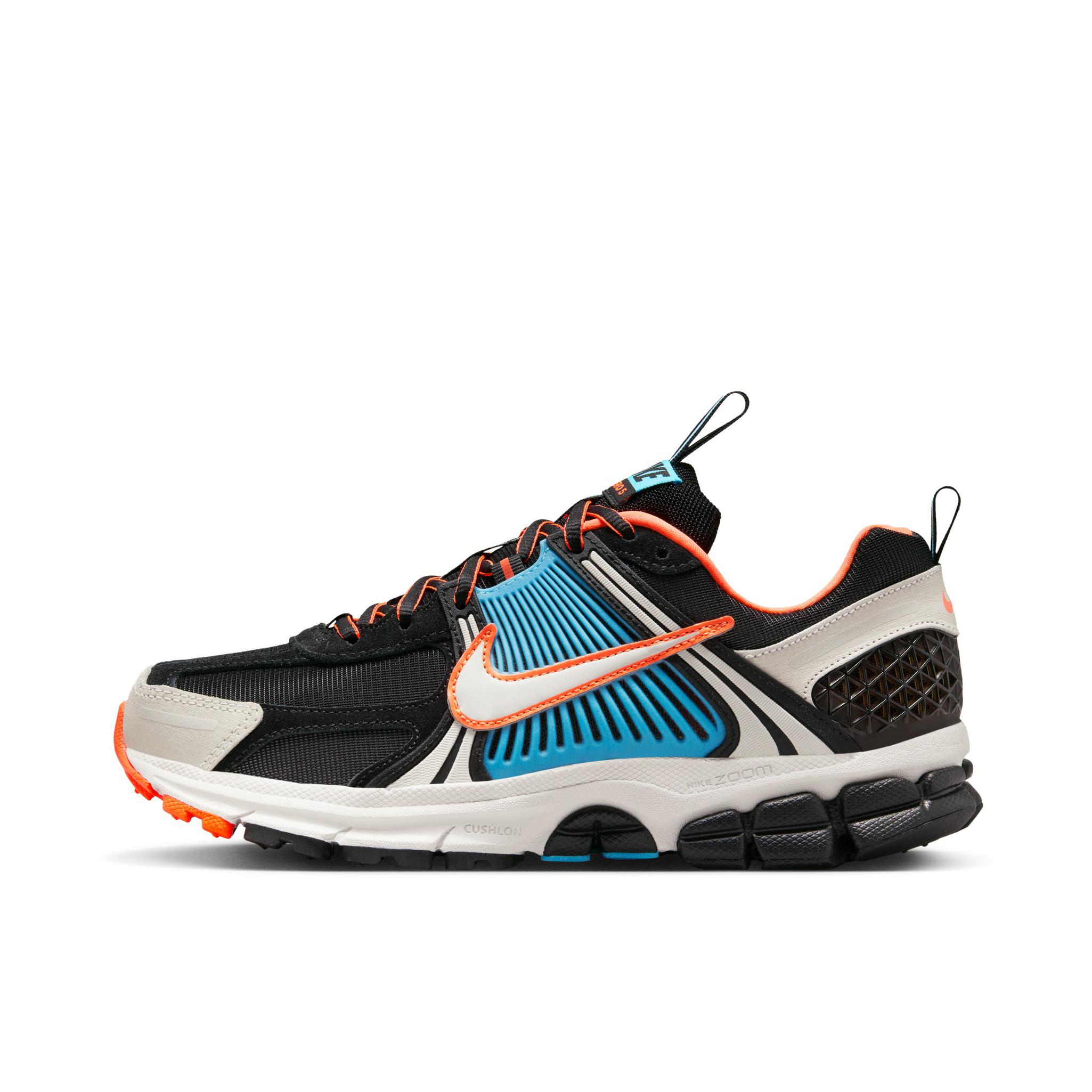 推荐商品：Nike Zoom Vomero 5 跑鞋 舒适缓震网面透气百搭复古支撑训练轻便 白色/蓝色/黑色
