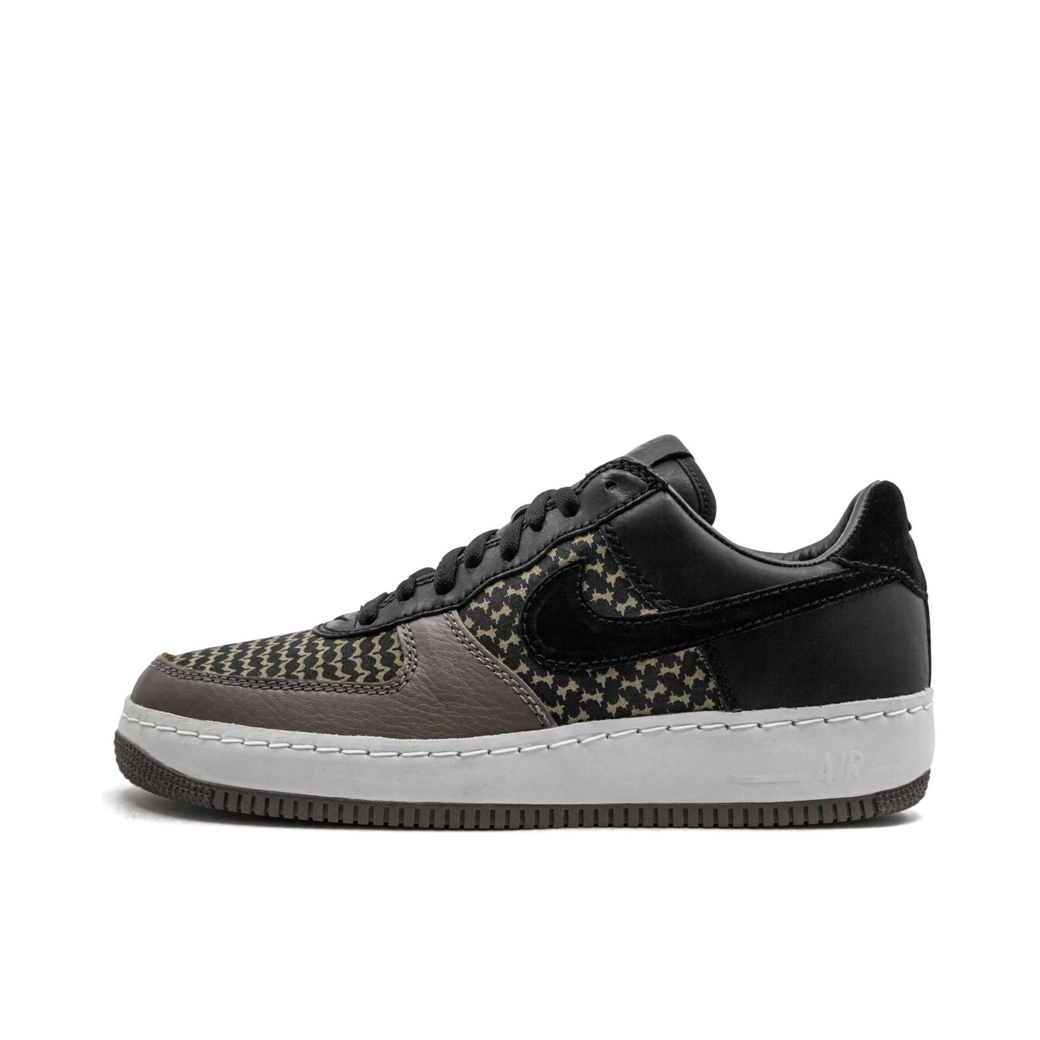 推荐商品：Nike Air Force 1 空军一号 板鞋 轻便舒适百搭耐磨防滑复古 Green/Olive UNDFTD联名/黑棕