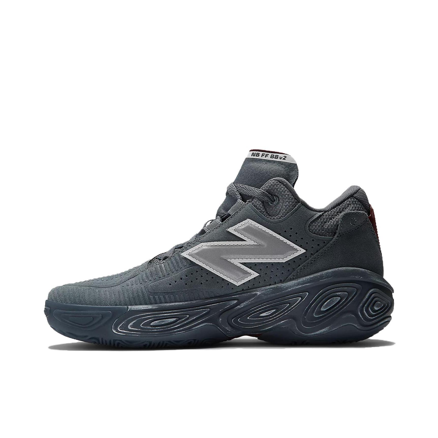推荐商品：New Balance Fresh Foam BB v2 篮球鞋 缓震防滑耐磨低帮圆头复古百搭时尚 黑色