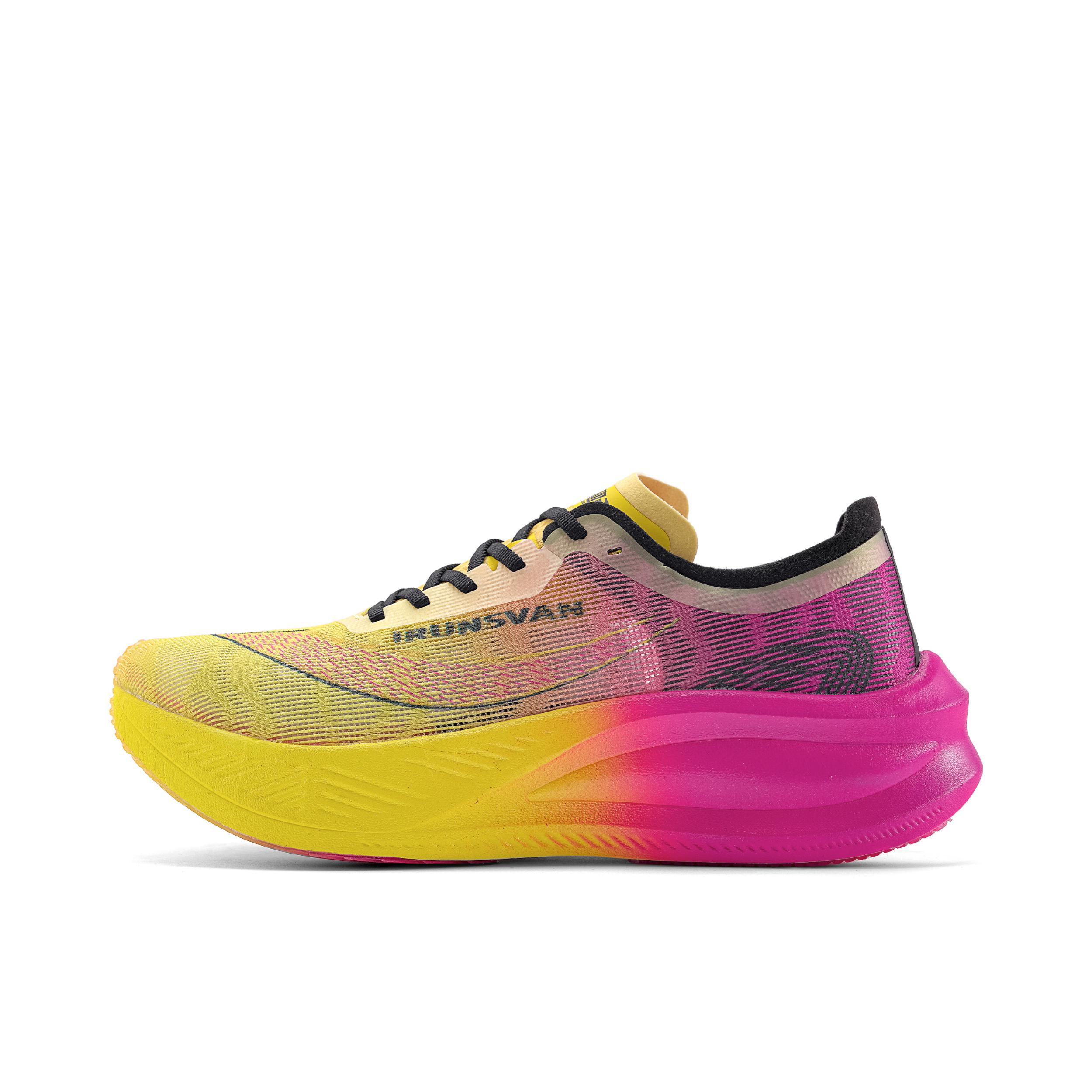 推荐商品：艾跑者 热血少年1.0 全掌碳板 尼龙板 高效冲击 持久耐穿 助推提速 田径训练 稳定支撑 马拉松 跑鞋 APZ-PX8868028 热血少年