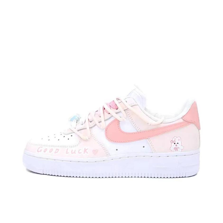 推荐商品：【定制款】 Nike Air Force 1 板鞋 防滑减震耐磨低帮增高 女款/幸运兔兔