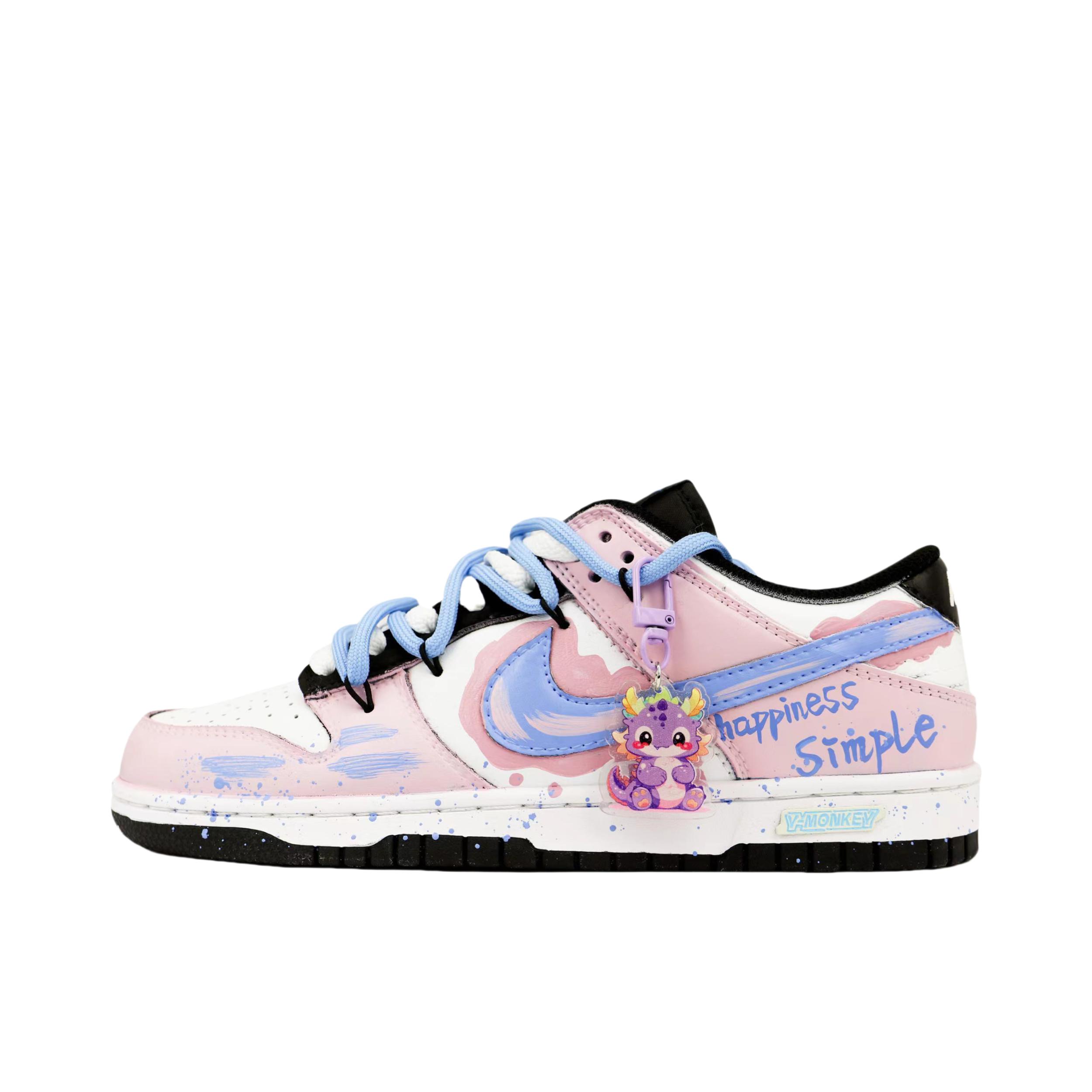 推荐商品：【定制球鞋】 Nike Dunk 板鞋 平跟系带防滑耐磨做旧高街简约百搭潮流复古美式 女款/缤纷幻梦