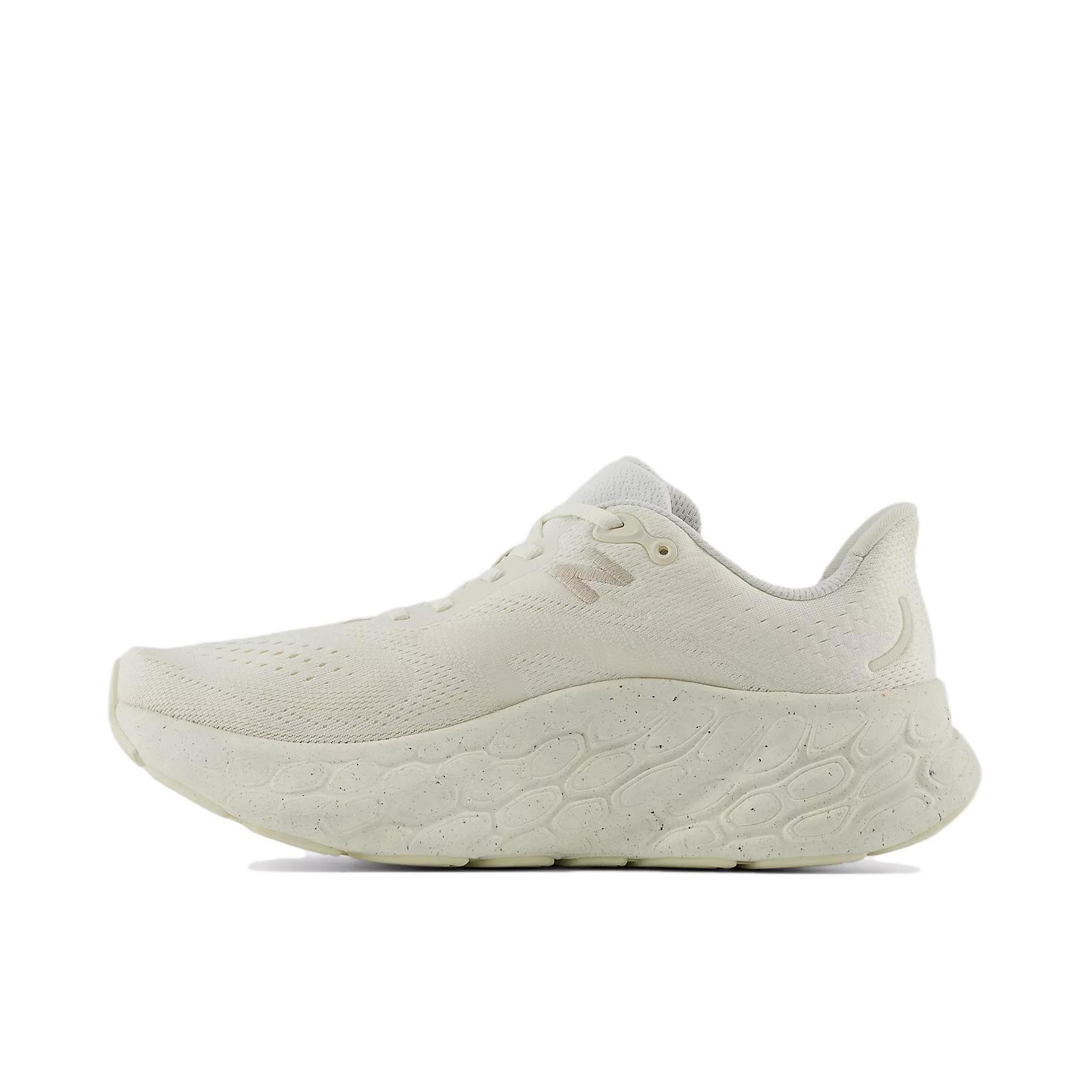 推荐商品：New Balance Fresh Foam X More V4 跑鞋 马拉松增高缓震防滑耐磨网布织物回弹圆头 New Balance  纯白色