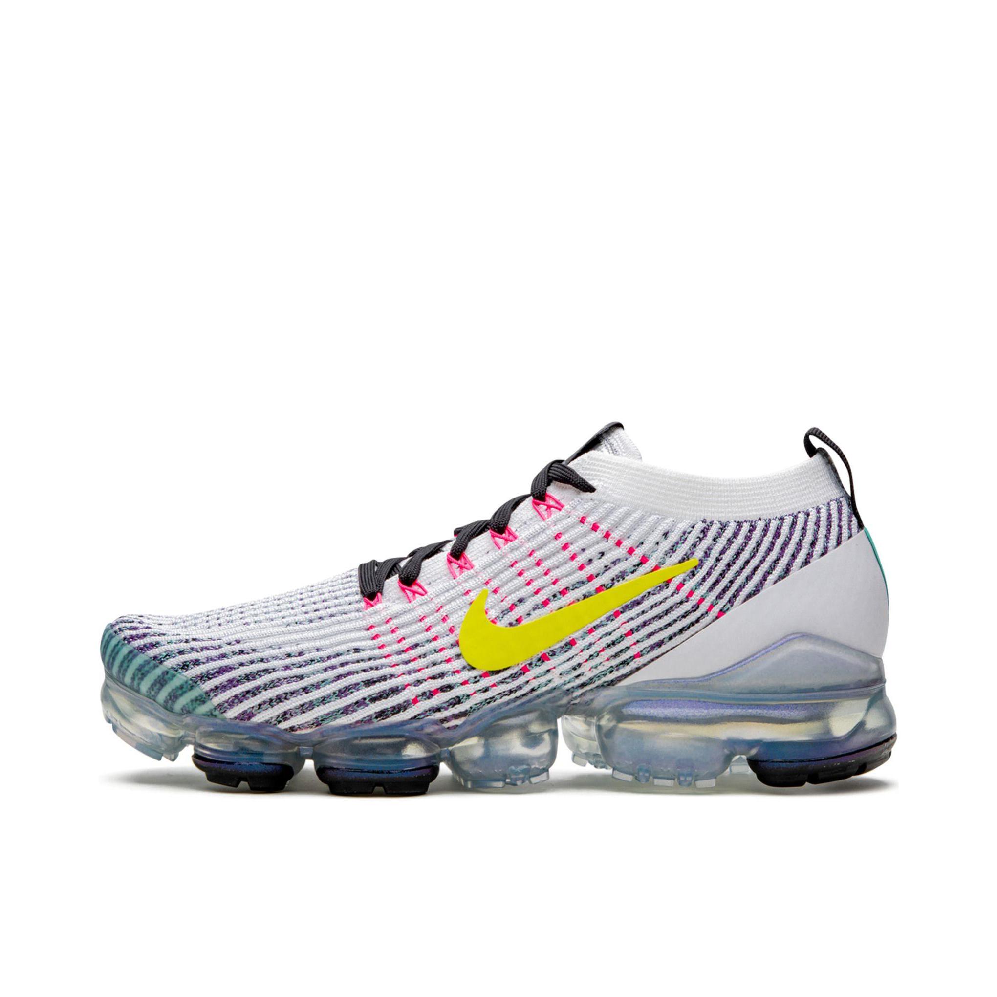 推荐商品：Nike Air VaporMax 3.0 跑鞋 全掌气垫碳板缓震透气防滑耐磨织物支撑编织圆头 Gainsboro/Silver/Yello 银黄