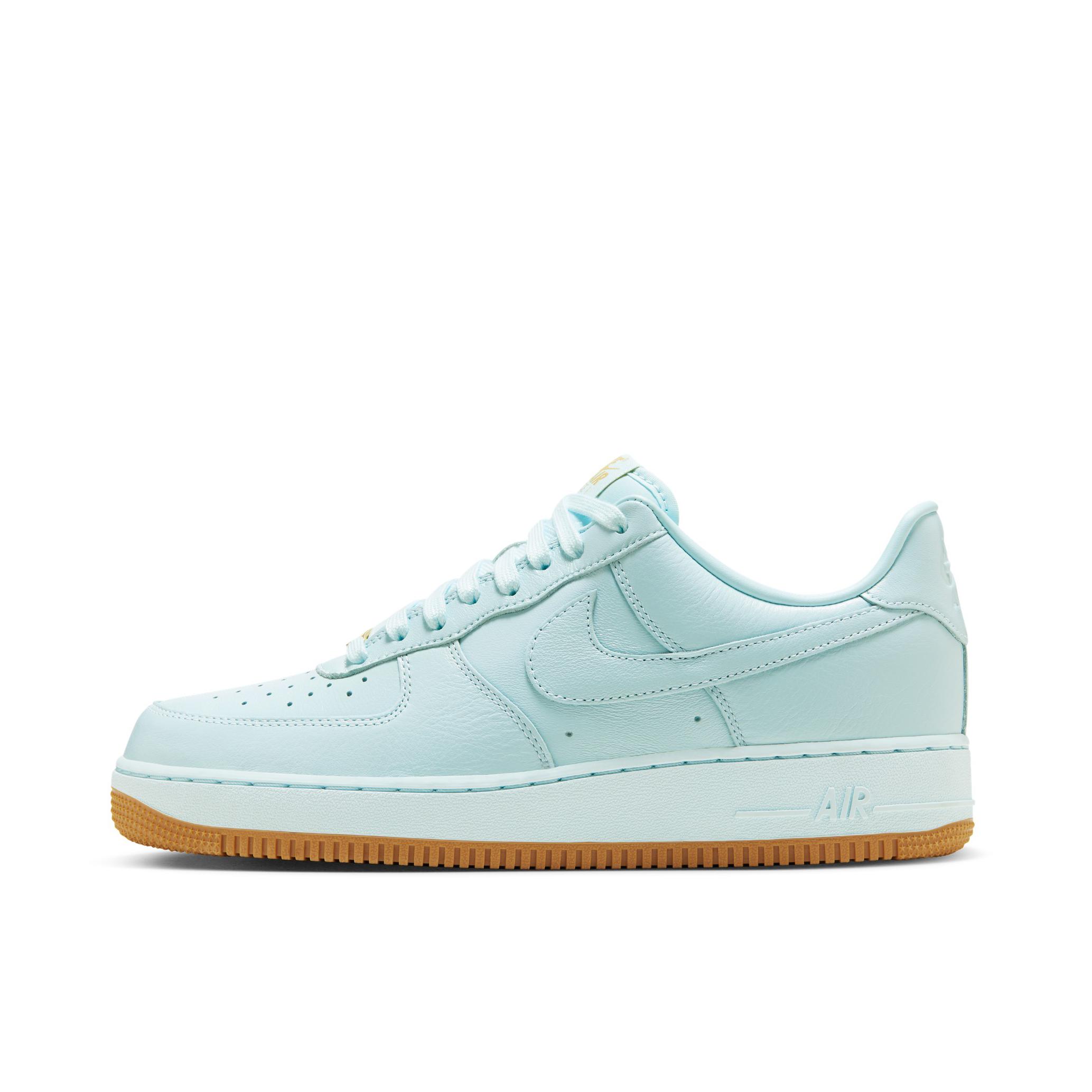 推荐商品：Nike Air Force 1 空军一号 板鞋 轻便舒适百搭耐磨防滑复古 冰川蓝/橡皮黄/金属金