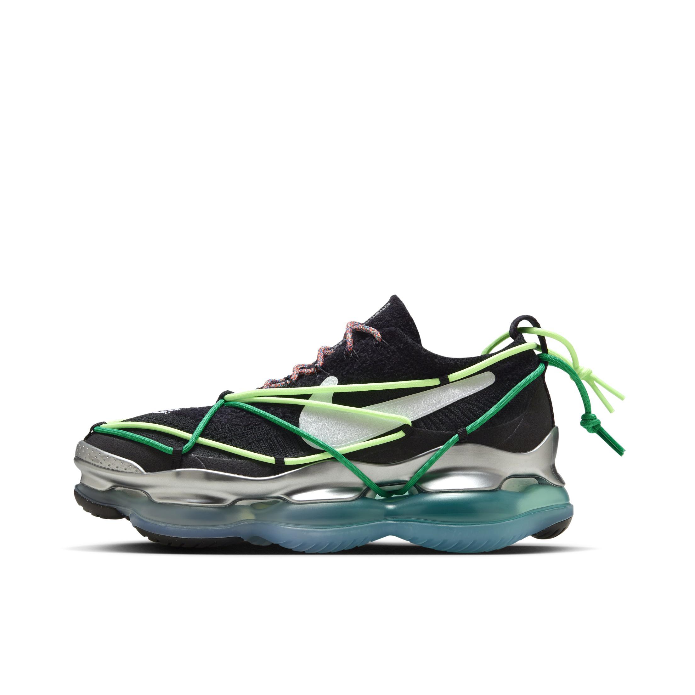 推荐商品：Nike Air Max Scorpion 跑鞋 时尚潮流复古减震耐磨透气织物增高回弹短跑 黑色/白色/蓝色