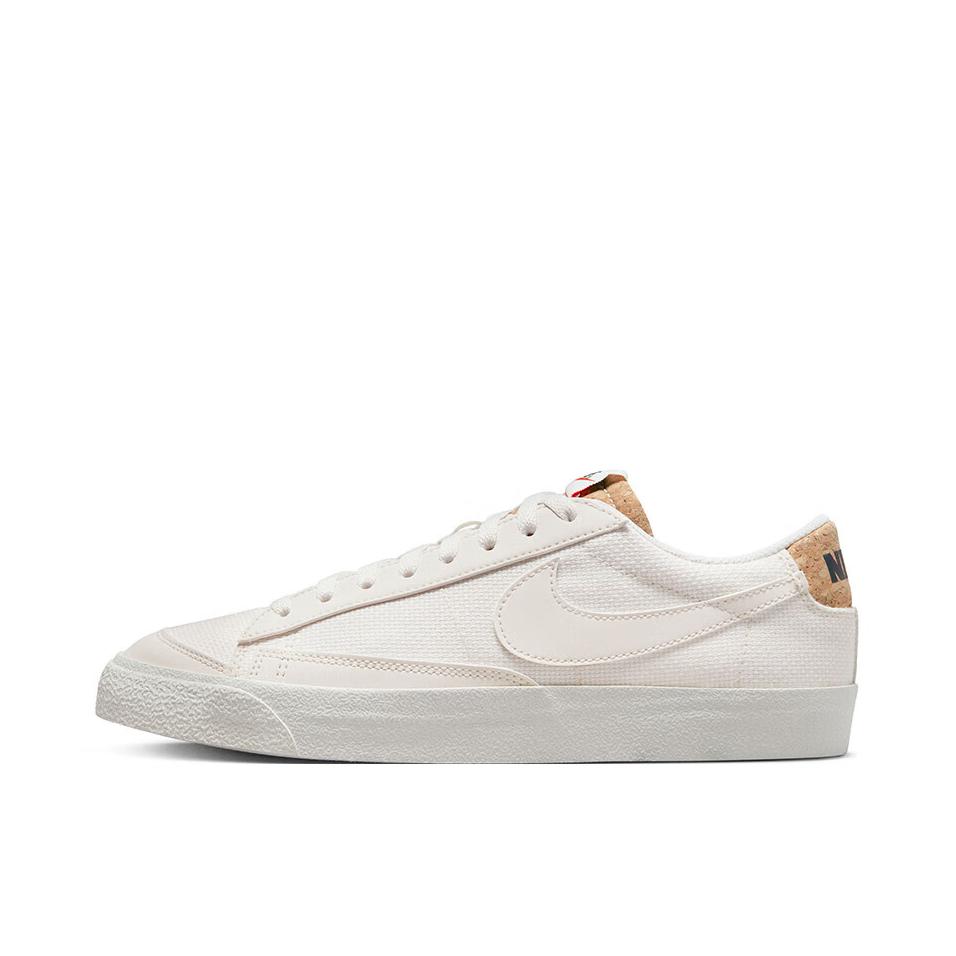 推荐商品：Nike Blazer 板鞋 经典复古防滑舒适百搭 雪白/褐色