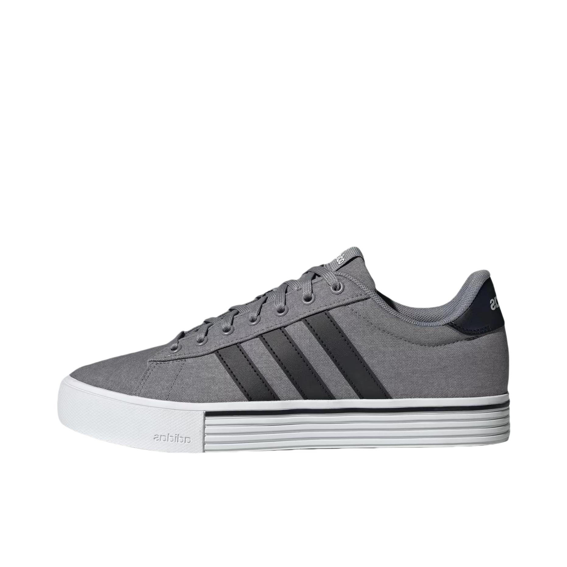 推荐商品：adidas neo Daily 4.0 板鞋 轻便舒适防滑耐磨复古百搭合成革轻运动 黑色/灰色
