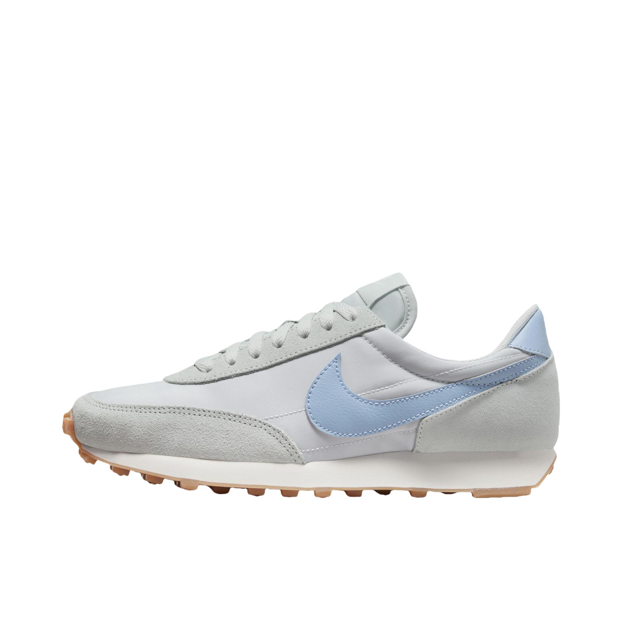 推荐商品：Nike Daybreak 解构 跑鞋 华夫鞋 复古耐磨舒适休闲轻便透气织物运动合成革减震防滑低帮 女款.浅灰色/浅蓝色