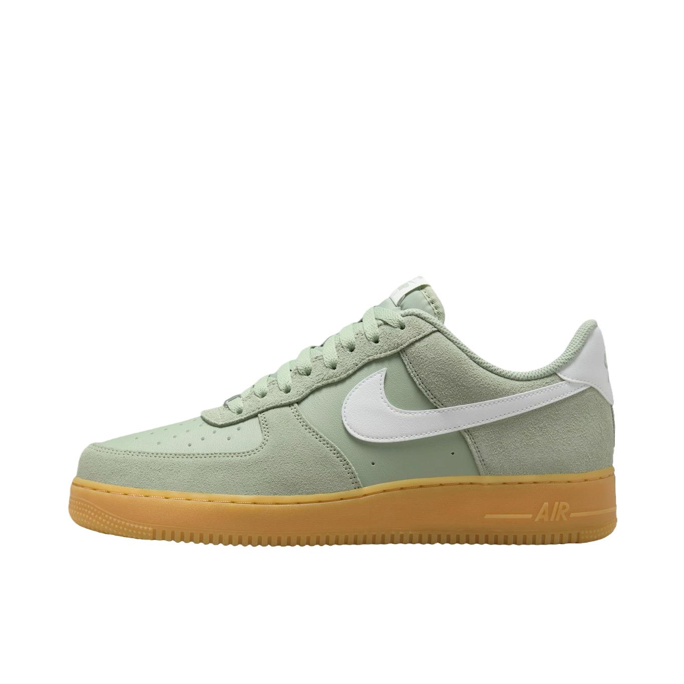 推荐商品：Nike Air Force 1 空军一号 板鞋 轻便舒适百搭耐磨防滑复古 生胶底/草绿色