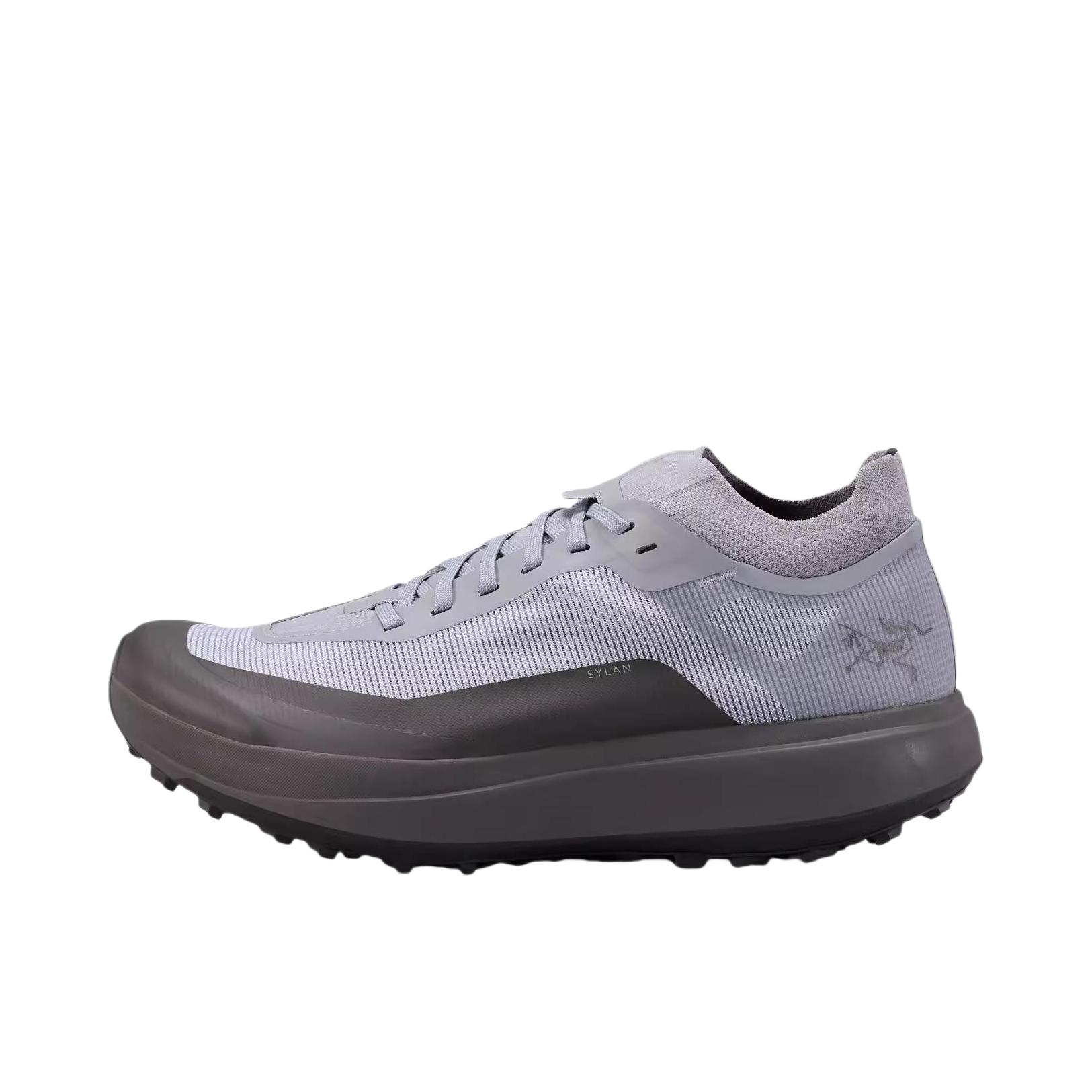 推荐商品：Arc'teryx 始祖鸟 Sylan 防滑回弹 织物 尼龙网布 厚底贴合 野外 长跑 跑鞋 女款/烟灰色/莎克棕 