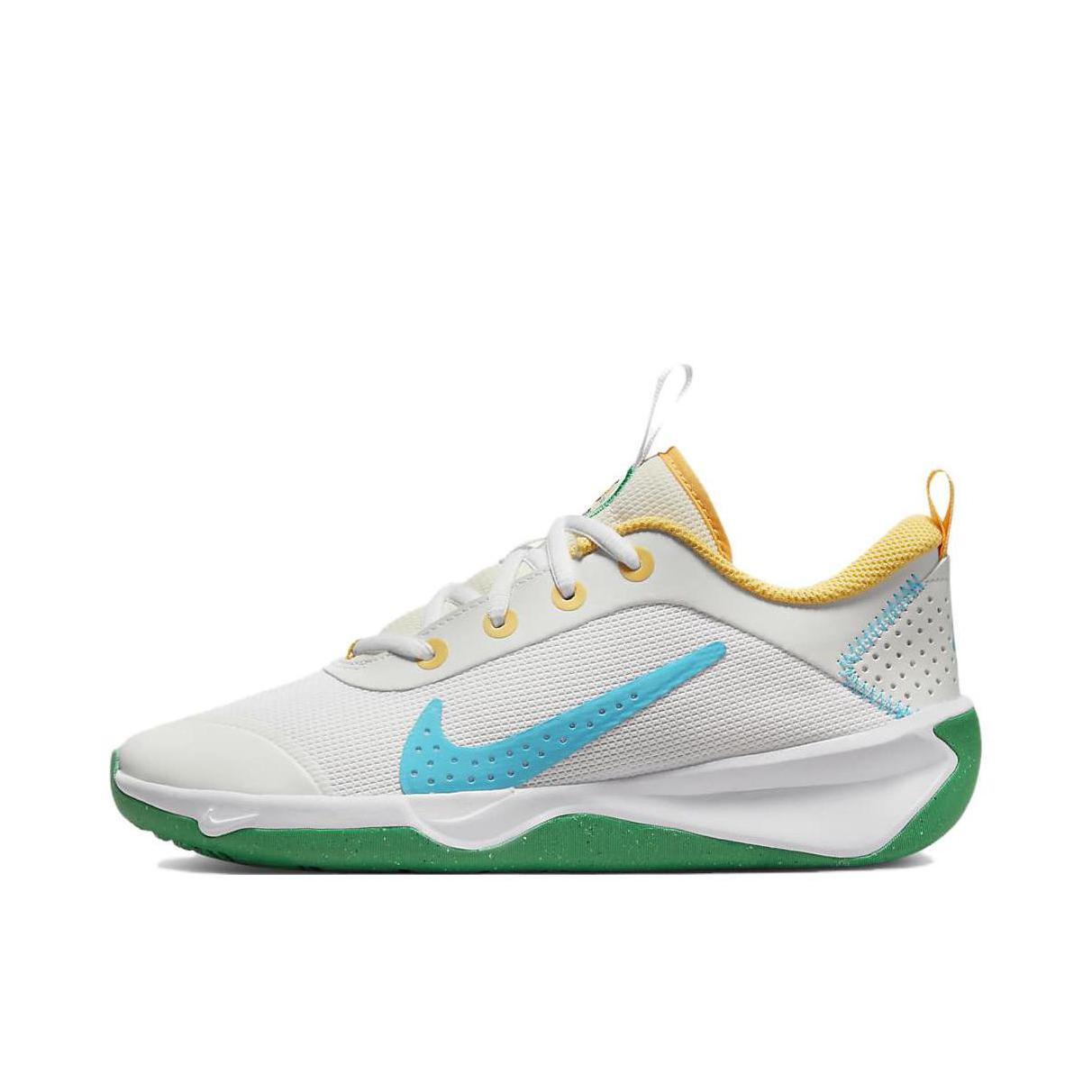 推荐商品：Nike Omni Multi-Court 缓震耐磨 网面透气 室内综合 舒适 运动休闲鞋 GS/白色/绿色
