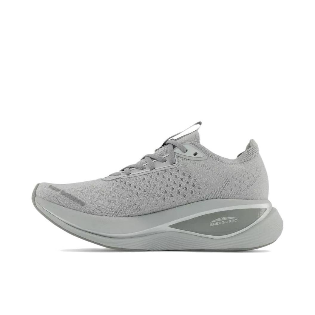 推荐商品：New Balance FuelCell SuperComp Trainer 跑鞋 全掌碳板网布透气防滑耐磨减震织物马拉松高回弹 男款/灰色
