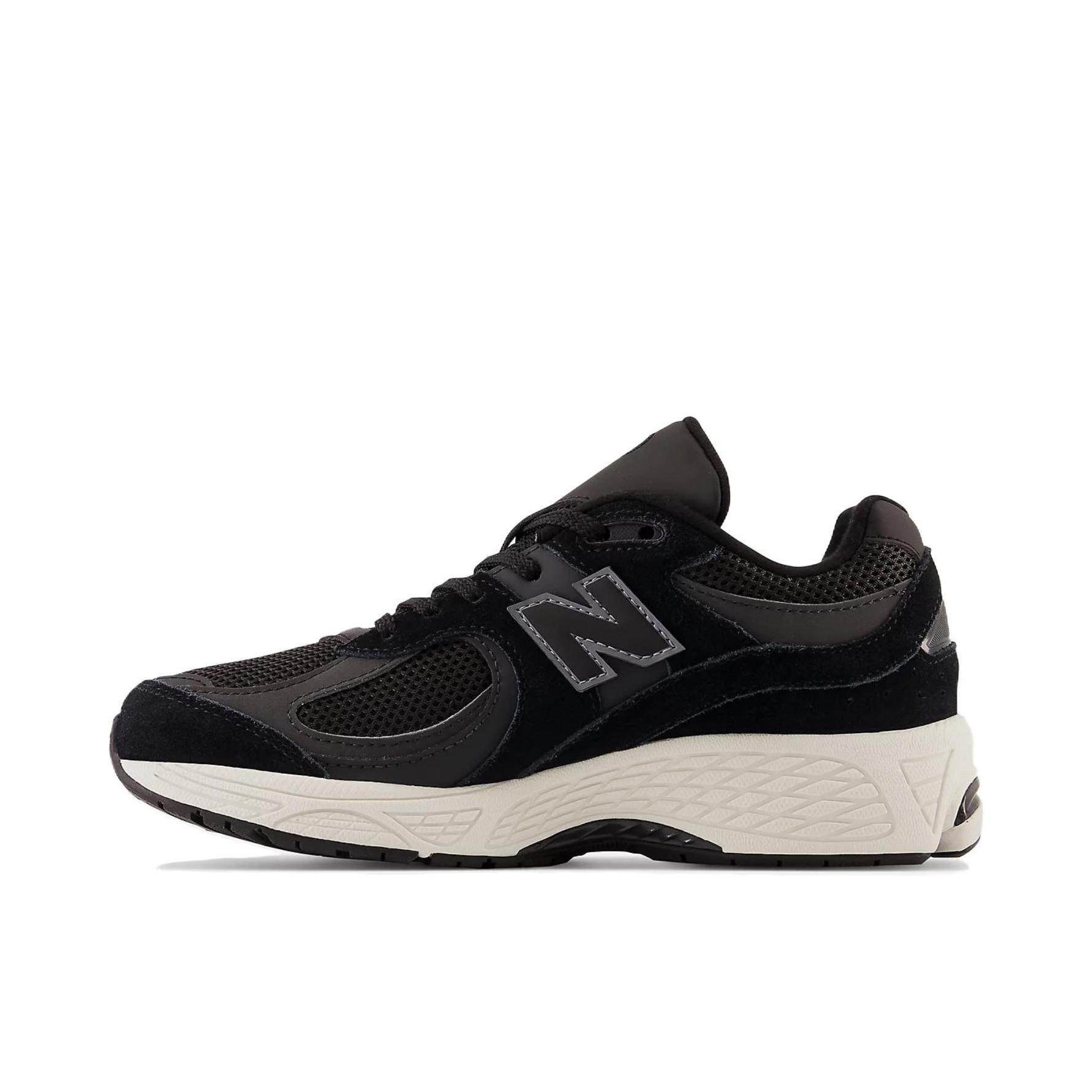 推荐商品：New Balance 2002R 跑鞋 缓震防滑耐磨透气复古拼接防水气垫慢跑支撑 GS/黑色/白色