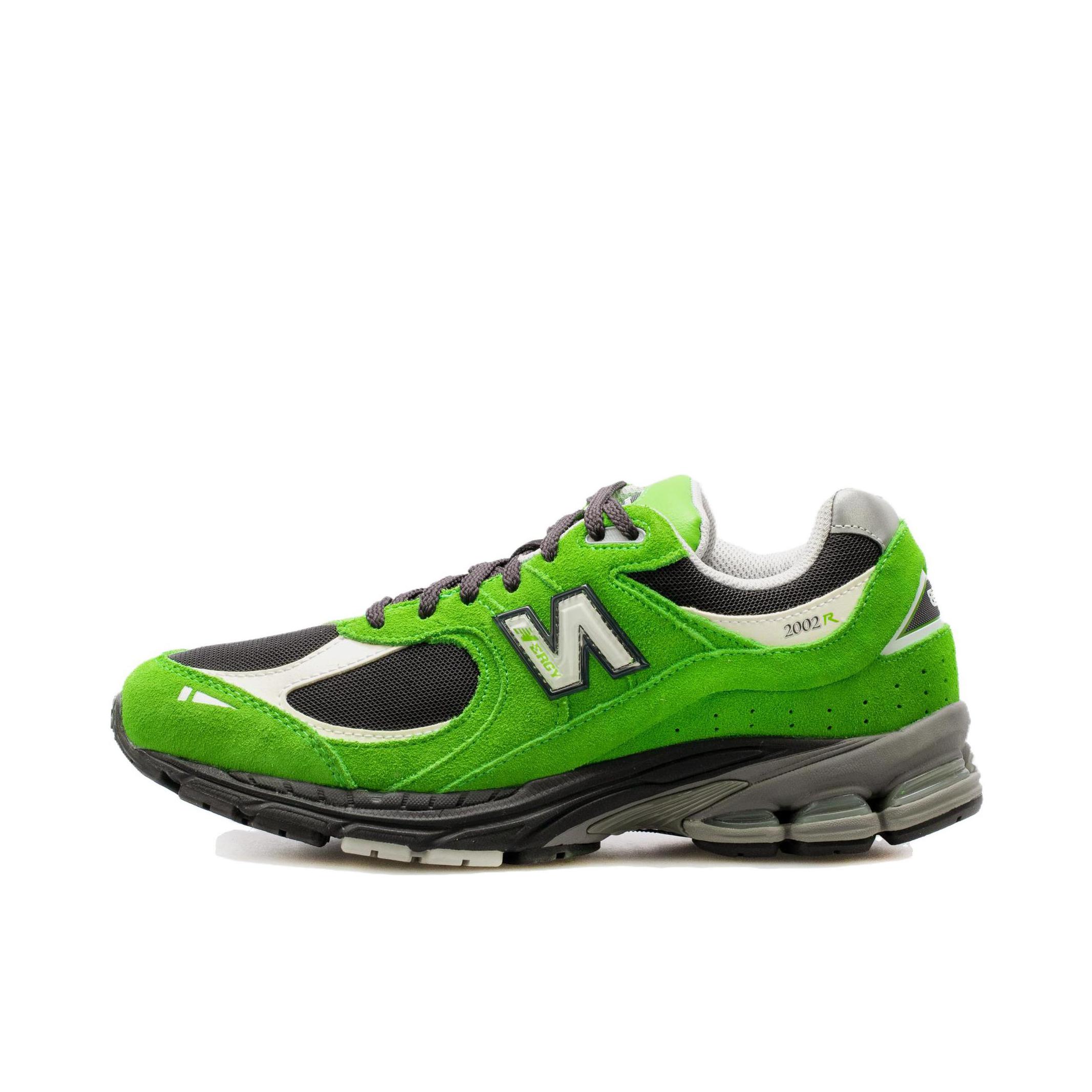 推荐商品：New Balance 2002R 跑鞋 缓震防滑耐磨透气复古拼接防水气垫慢跑支撑 绿色/黑色
