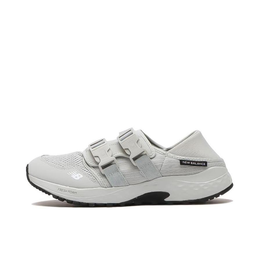 推荐商品：New Balance Fresh Foam UA700 V1 织物 防滑耐磨 舒适缓震 网面透气 百搭复古 运动休闲鞋 白色/浅灰