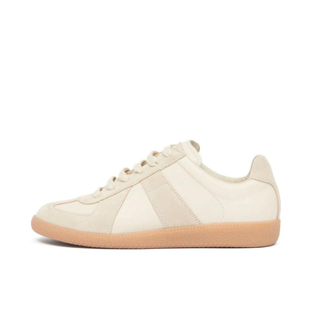 推荐商品：Maison Margiela 梅森·马吉拉 Replica 板鞋 德训鞋 时尚复古简约圆头牛皮拼接 女款/米色