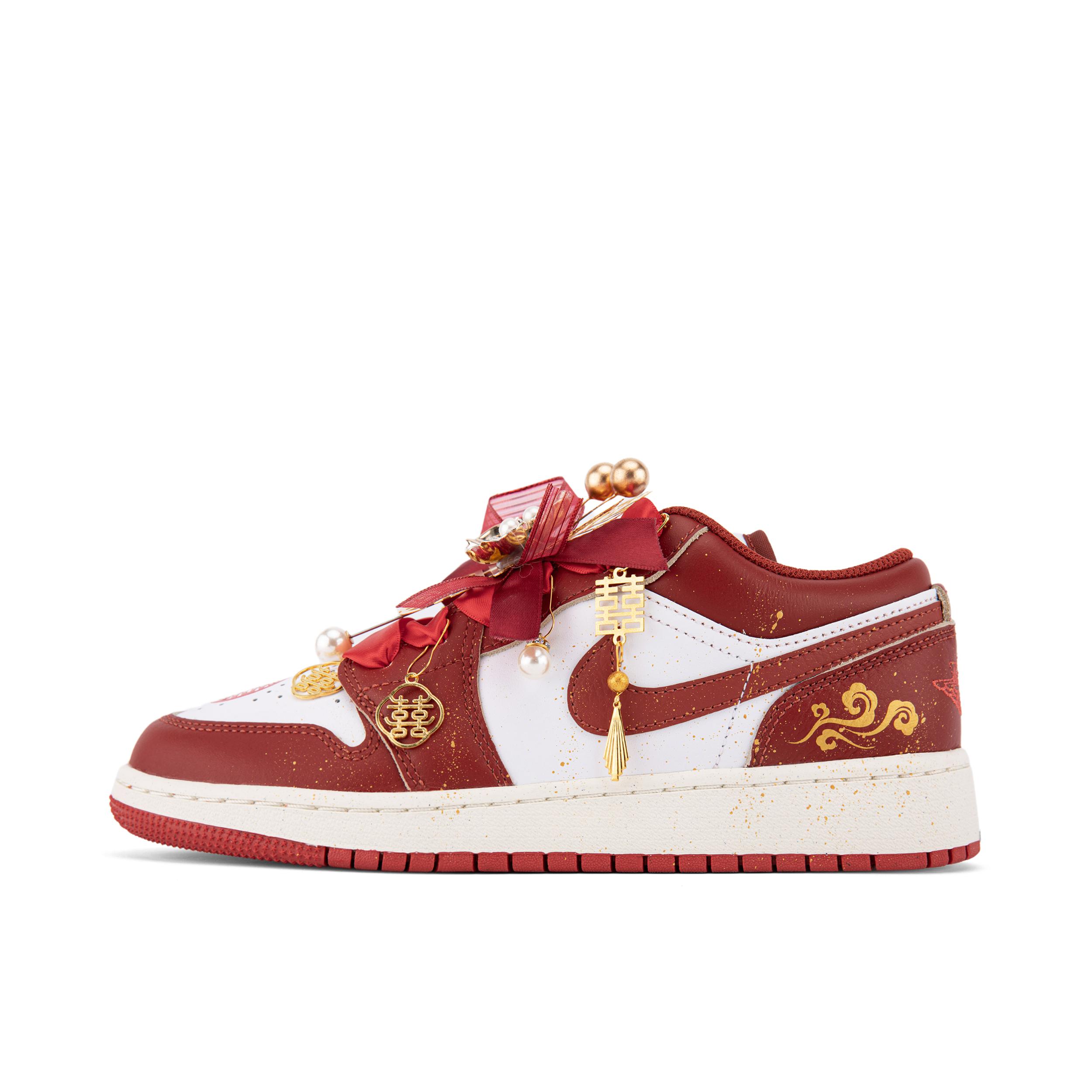 推荐商品：【定制球鞋】Air Jordan 1 减震 耐磨 透气 平跟 复古 潮流 简约 包裹性 防滑 轻便 支撑 增高 板鞋 秀禾/牡丹花