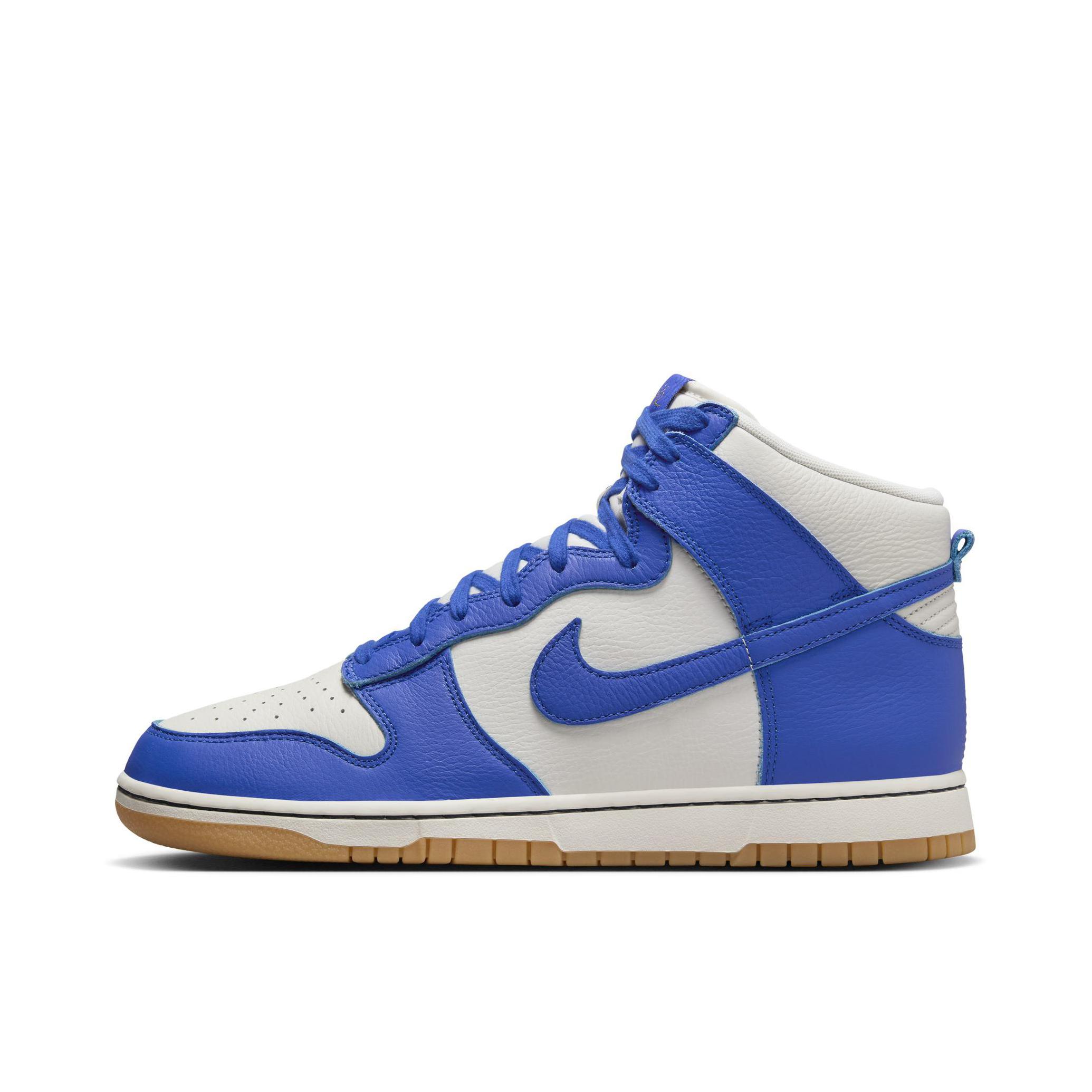 推荐商品：Nike Dunk 板鞋 经典复古百搭 蓝色/黄色/白色