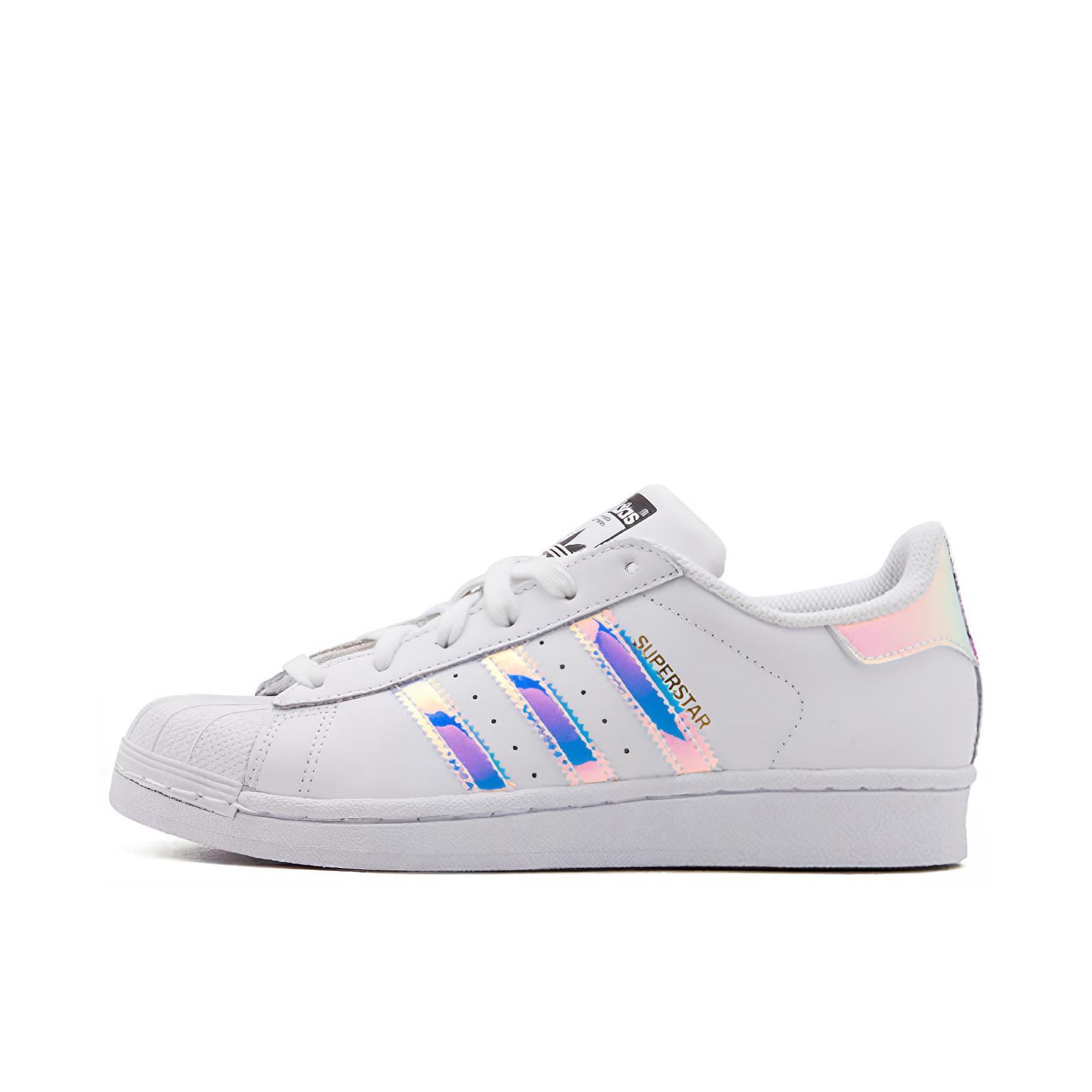 推荐商品：【宋雨琦同款】 adidas Originals Superstar 板鞋 轻便贝壳头薄底舒适百搭耐磨复古 Cloud White/Metallic Silver 镭射炫彩