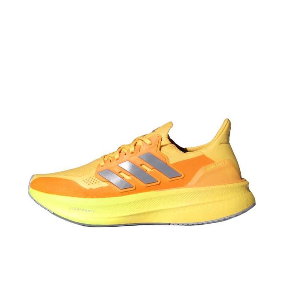推荐商品：adidas Ultraboost 5.0 DNA 跑鞋 缓震织物防滑减震支撑抗扭转轻运动平跟 火花/光环银/清醒柠檬 