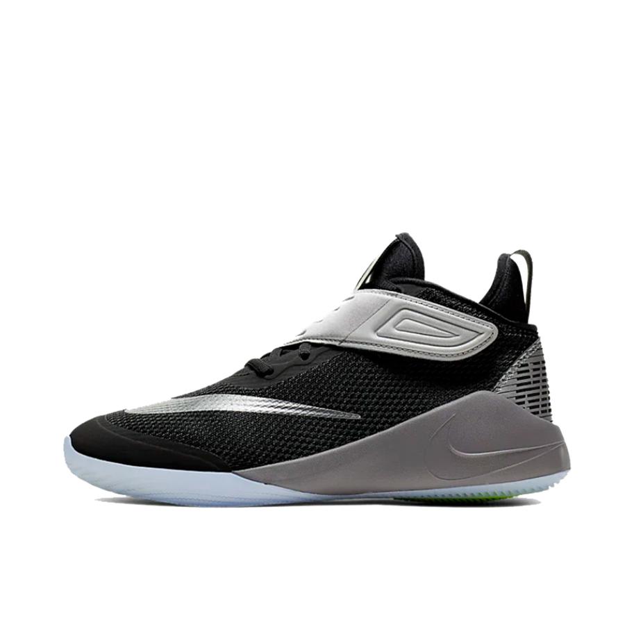推荐商品：Nike Future Flight 2 舒适轻便 防滑耐磨 中帮 运动休闲鞋 Silver/Black/LightGrey 黑灰银