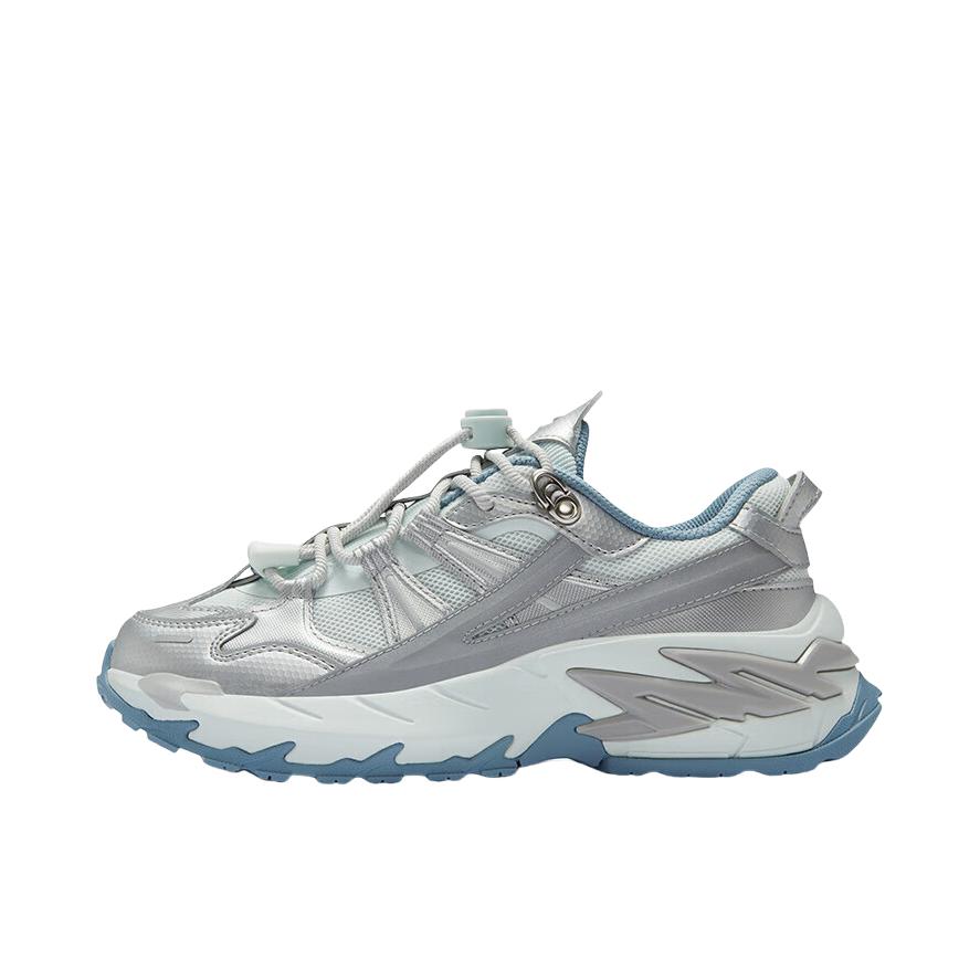 推荐商品：FILA/斐乐 COMET 机能 复古时尚 舒适百搭 防滑耐磨 包裹性 跑鞋 女款/乳清绿/银器灰