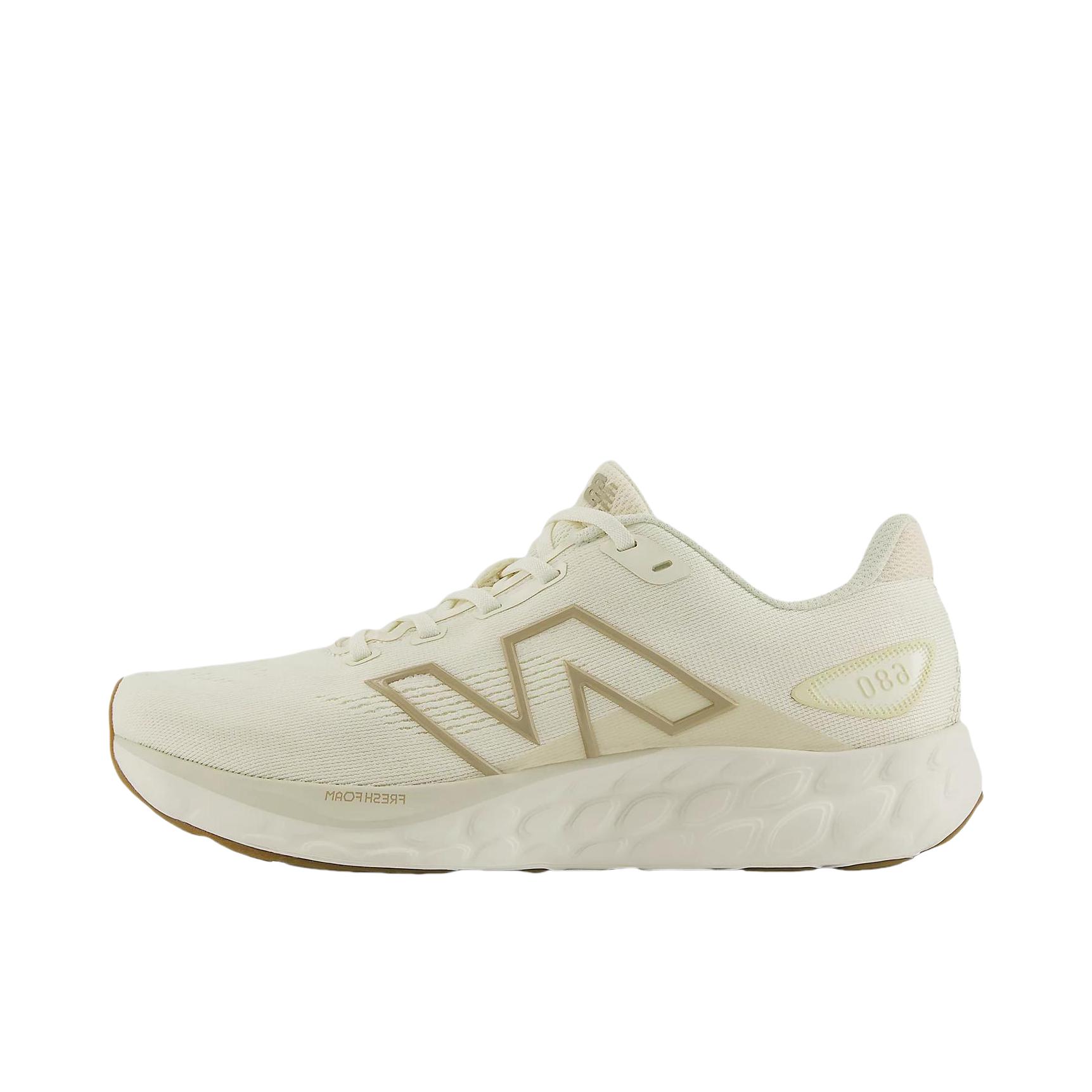 推荐商品：New Balance Fresh Foam 680v8 跑鞋 缓震透气系带圆头厚底防滑耐磨舒适回弹织物支撑 女款/B宽/米色 