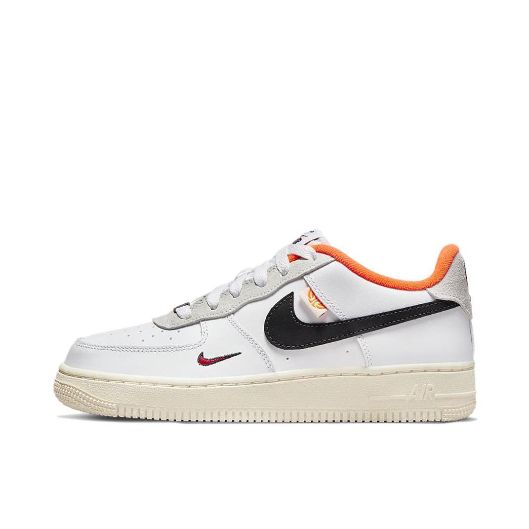 推荐商品：Nike Air Force 1 空军一号 板鞋 轻便舒适百搭耐磨防滑复古  白色/黑色/橙色