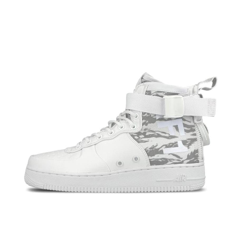 推荐商品：Nike Air Force 1 SF 板鞋 机能缠绕防滑耐磨减震透气复古包裹性 Mid Winter Camo 白色虎纹Mid