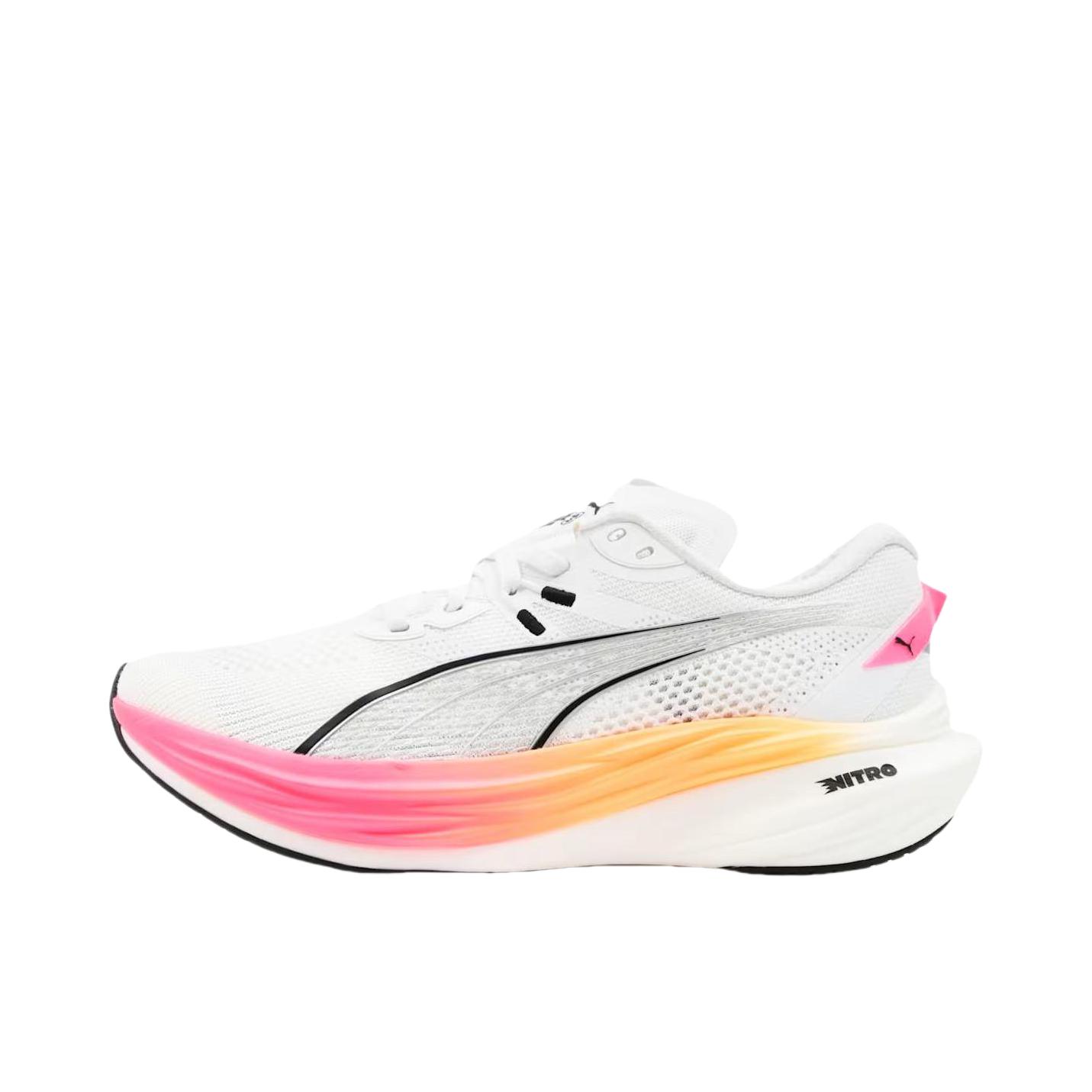 推荐商品：Puma/彪马 Deviate Nitro 3 透气缓震 舒适百搭 碳板 氮气科技 长跑 跑鞋 女款/白色