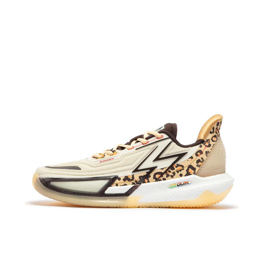 推荐商品：361° BIG3 4.0 Quick Pro 碳板 尼龙玻纤片 抓地 抗冲击 减震回弹 防滑耐磨 包裹性 透气 篮球鞋 男款/无聊猿