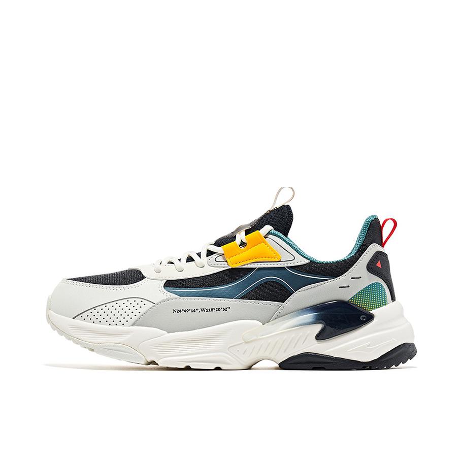 推荐商品：鸿星尔克 减震回弹 防滑耐磨 轻便透气 百搭 运动休闲鞋 12122214063 橡芽白/正黑