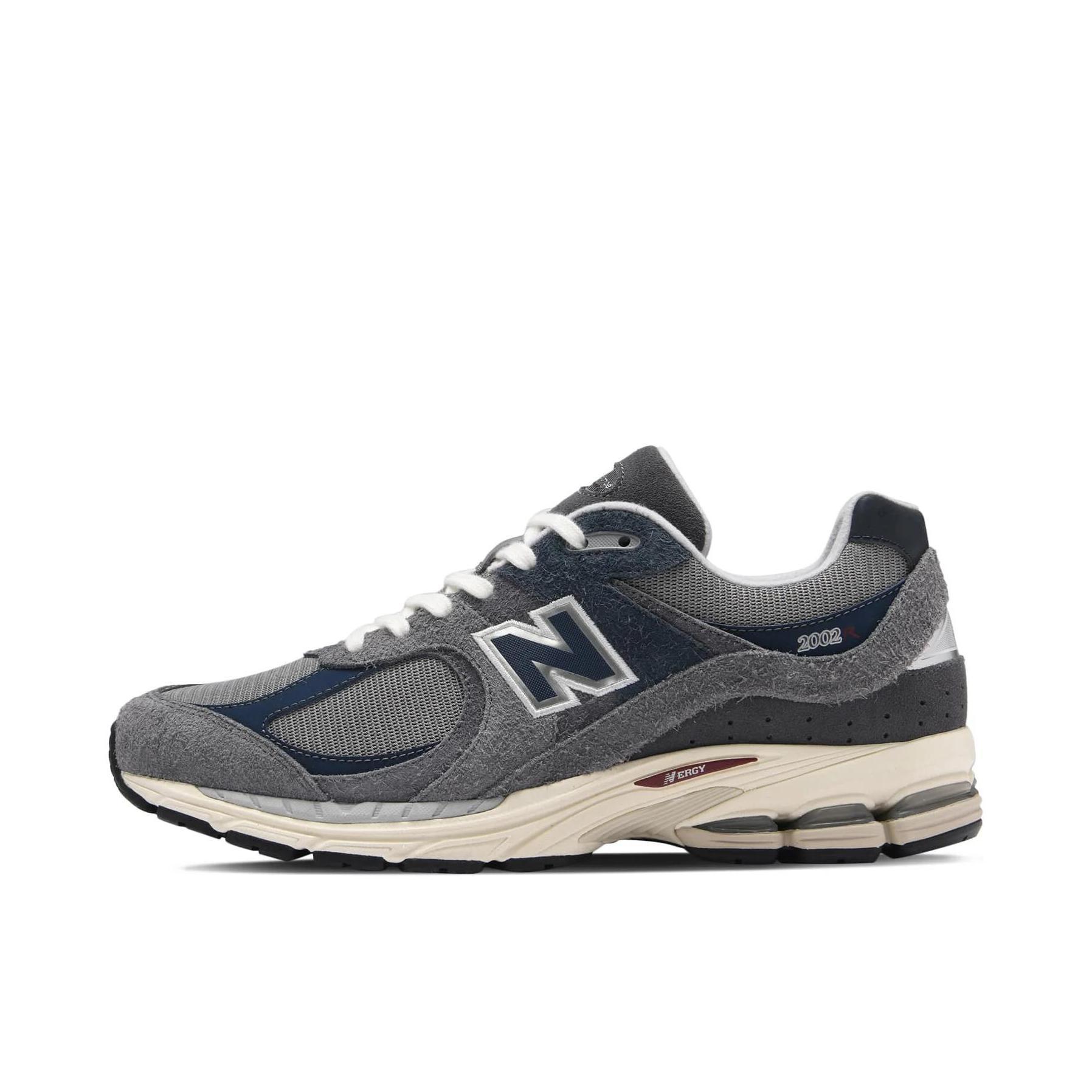 推荐商品：New Balance 2002R 跑鞋 缓震防滑耐磨透气复古拼接防水气垫慢跑支撑 煤灰色