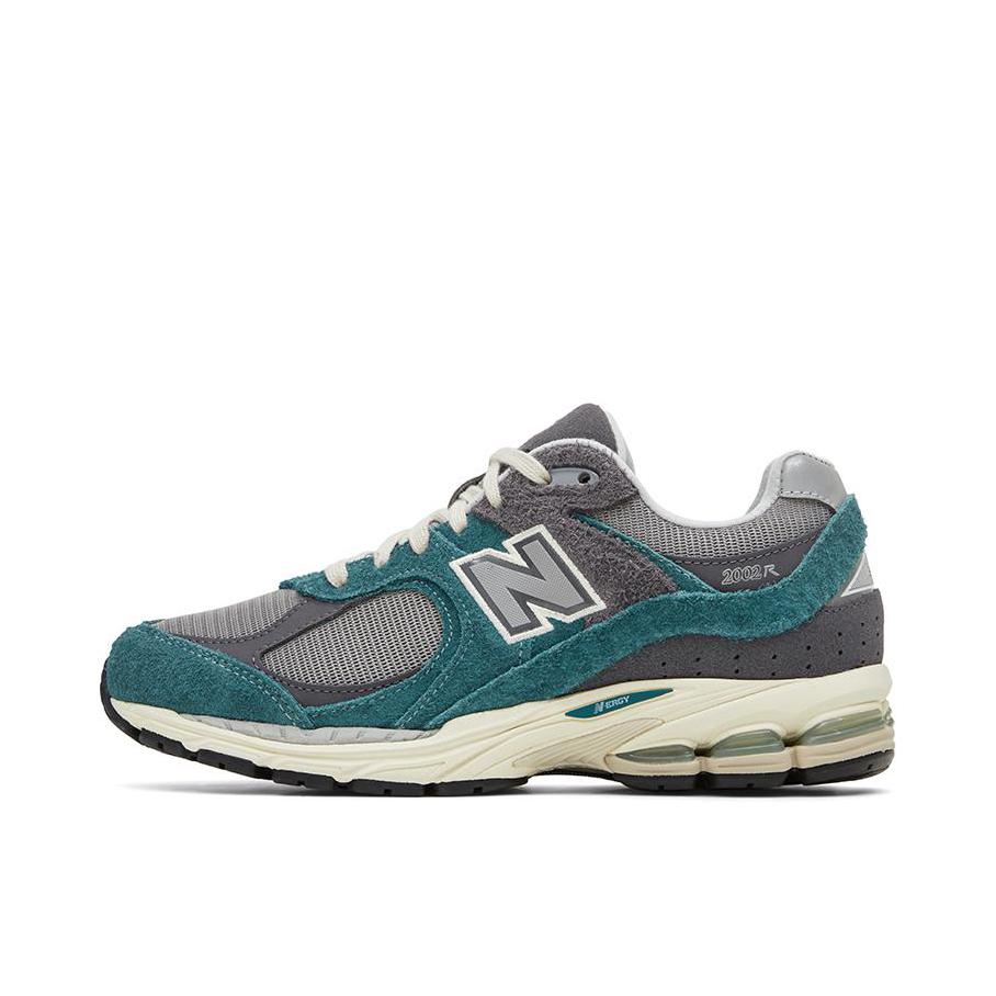 推荐商品：New Balance 2002R 跑鞋 缓震防滑耐磨透气复古拼接防水气垫慢跑支撑 灰绿色