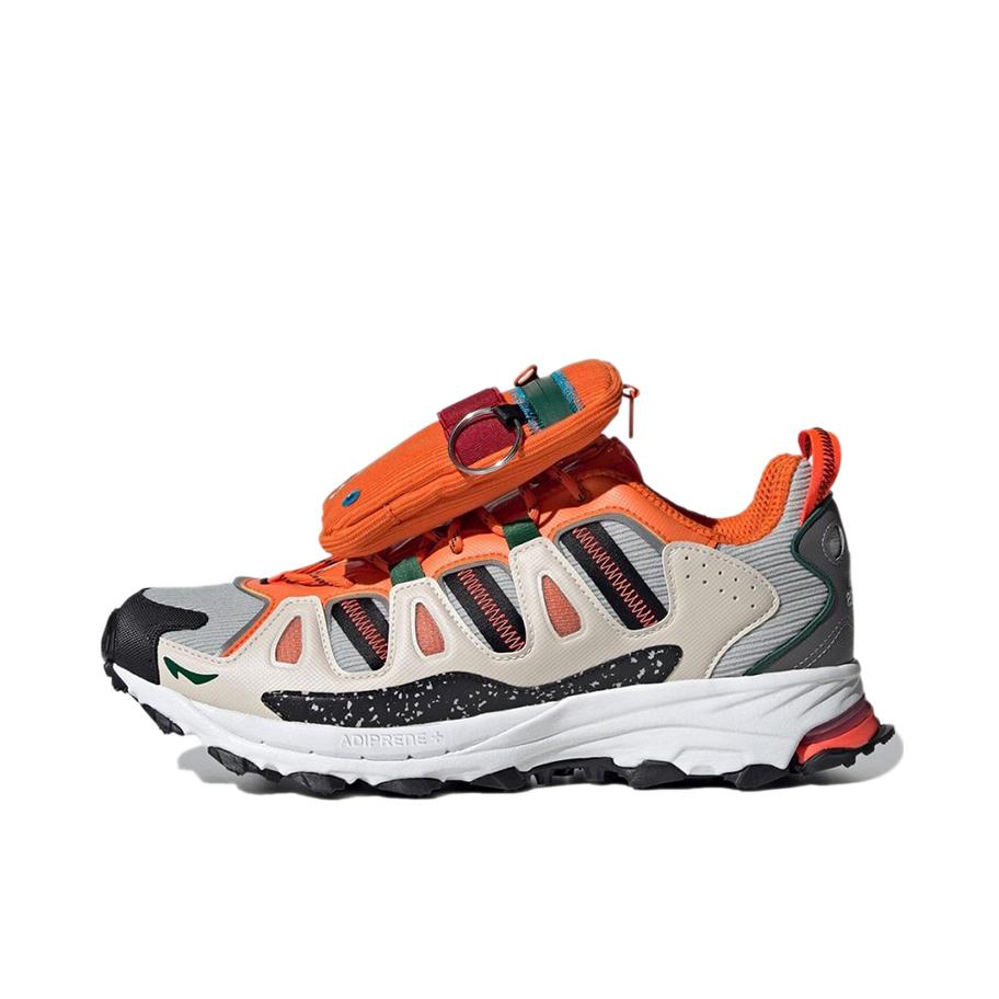 推荐商品：adidas Superturf Adventure 跑鞋 防滑耐磨缓震回弹网面透气复古拼接织物合成革 Sean Wotherspoon × atmos三方联名/灰色/橙色