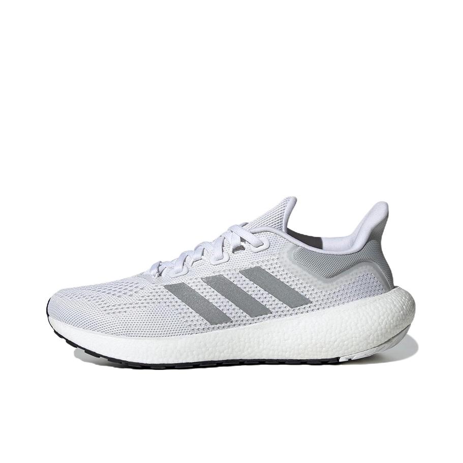 推荐商品：adidas Pureboost 22 跑鞋 网面舒适透气减震耐磨回弹运动织物随心畅跑短跑全掌支撑平跟圆头 灰色