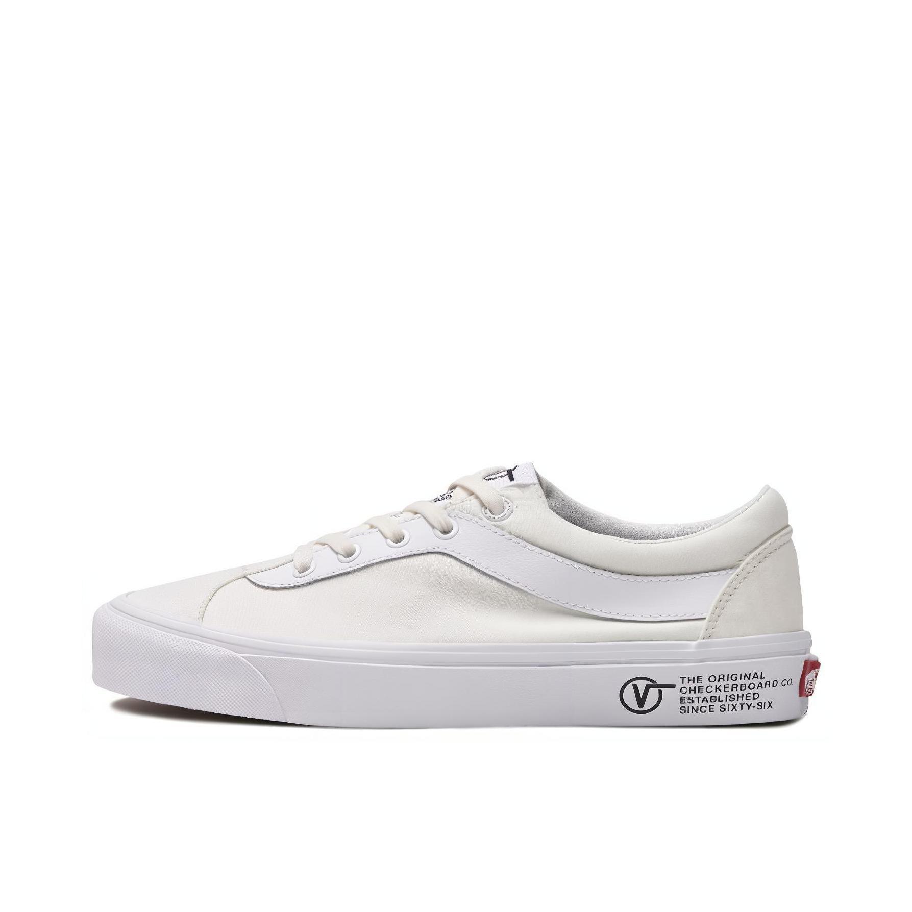推荐商品：Vans/范斯 Bold Ni 板鞋 复古拼接经典舒适休闲防滑耐磨 纯白