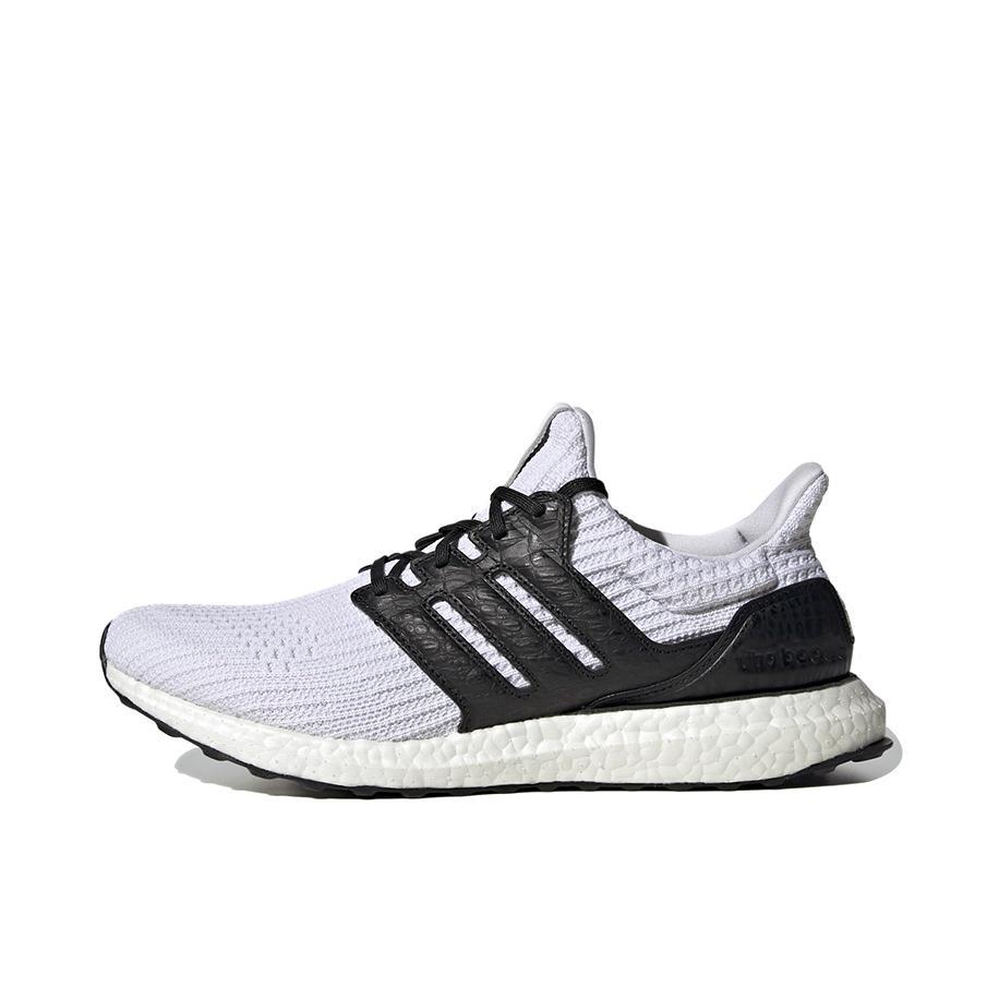 推荐商品：adidas UltraBoost DNA 跑鞋 防滑耐磨轻便透气织物网面缓震合成革支撑抗扭转轻运动回弹 Crocodile 鳄鱼皮/白色/黑色