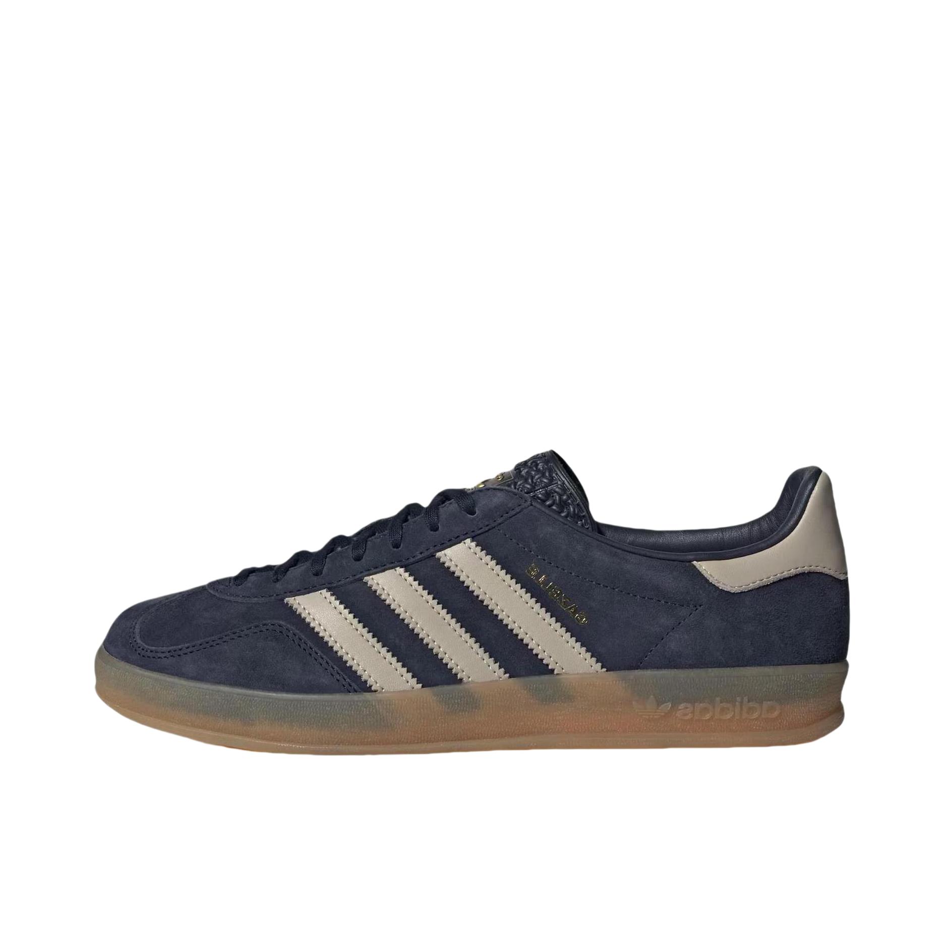 推荐商品：adidas Originals Gazelle T头鞋 德训鞋 板鞋 轻便复古薄底舒适百搭减震耐磨贴合圆头 深蓝色/棕色
