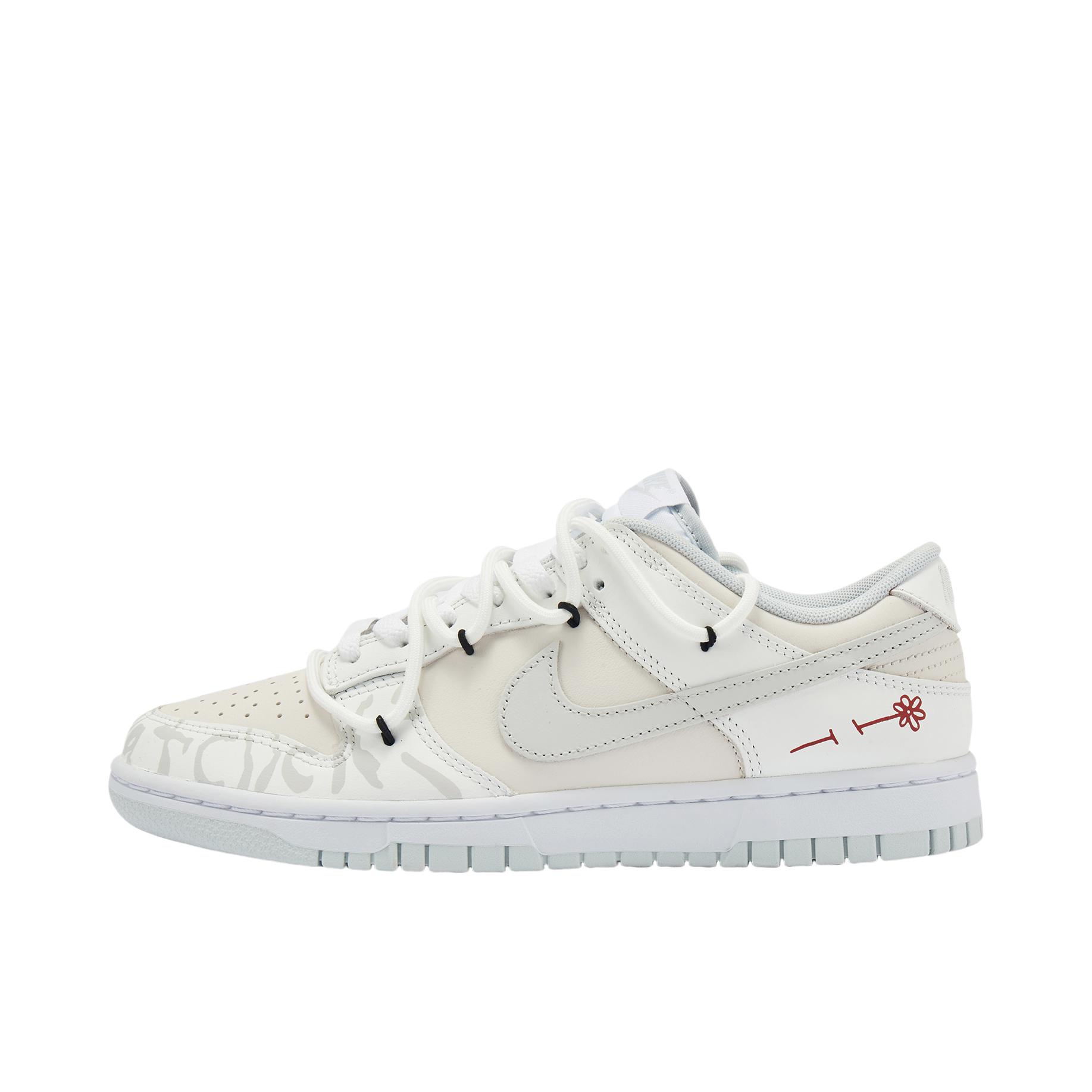 推荐商品：【定制球鞋】 Nike Dunk 板鞋 平跟系带防滑耐磨做旧高街简约百搭潮流复古美式 茉莉奶白