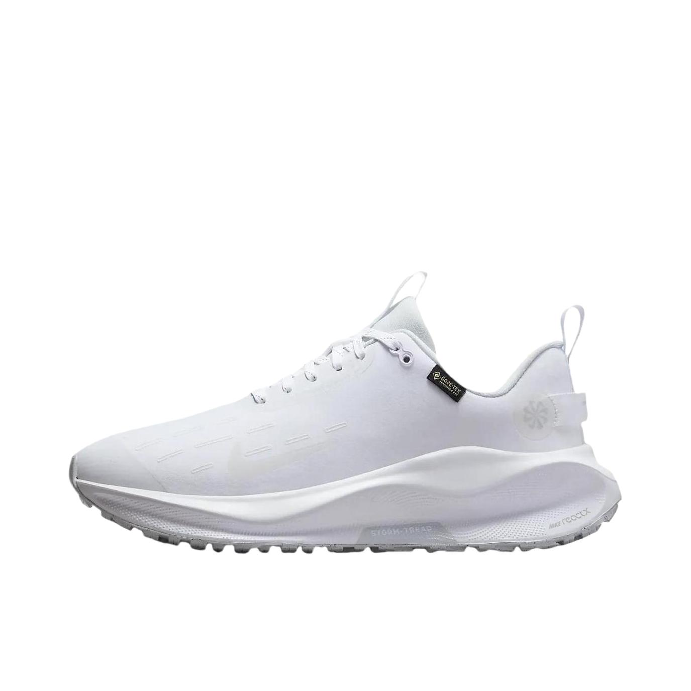 推荐商品：Nike React Infinity Run 4 跑鞋 公路舒适缓震防滑耐磨防水织物训练飞织抓地包裹性 女款/白色/白金色