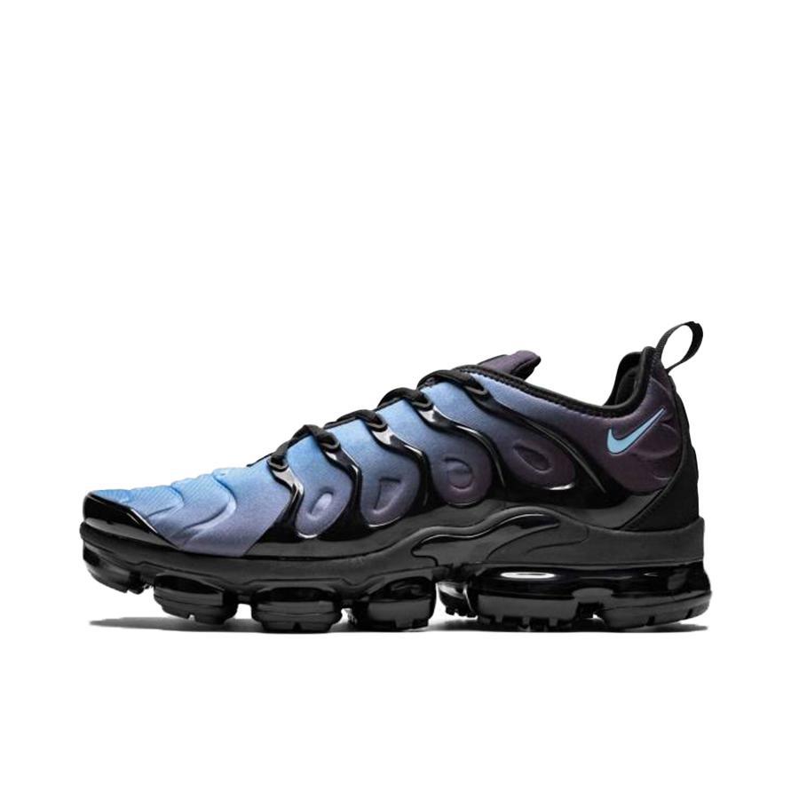 推荐商品：Nike Air VaporMax Plus 跑鞋 全掌气垫减震回弹防滑耐磨舒适透气运动织物 Black/Aluminum 黑色/铝制