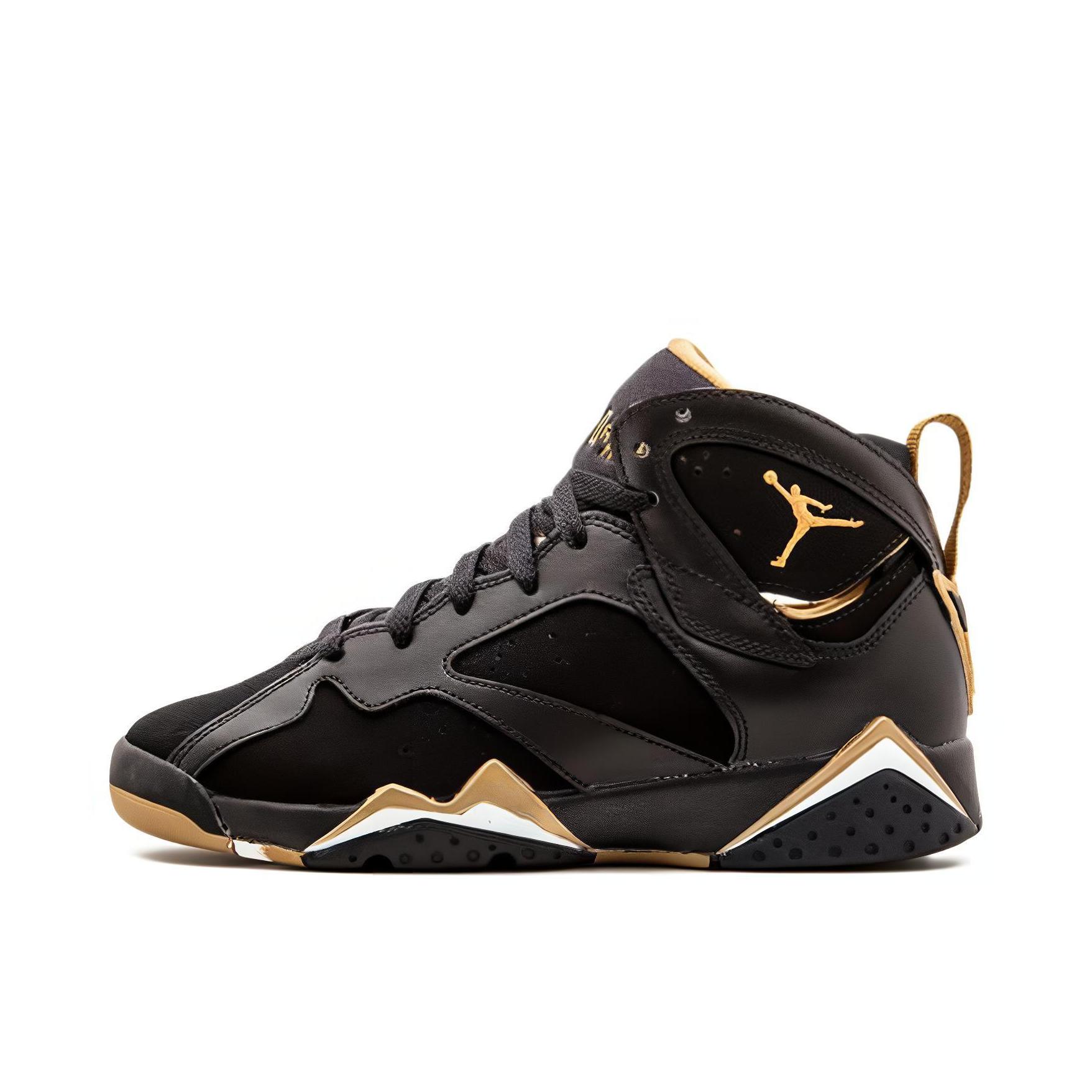 推荐商品：Air Jordan 7 运动休闲鞋 时尚防滑耐磨复古支撑合成革网布潮流 Golden Moments Pack 黑金